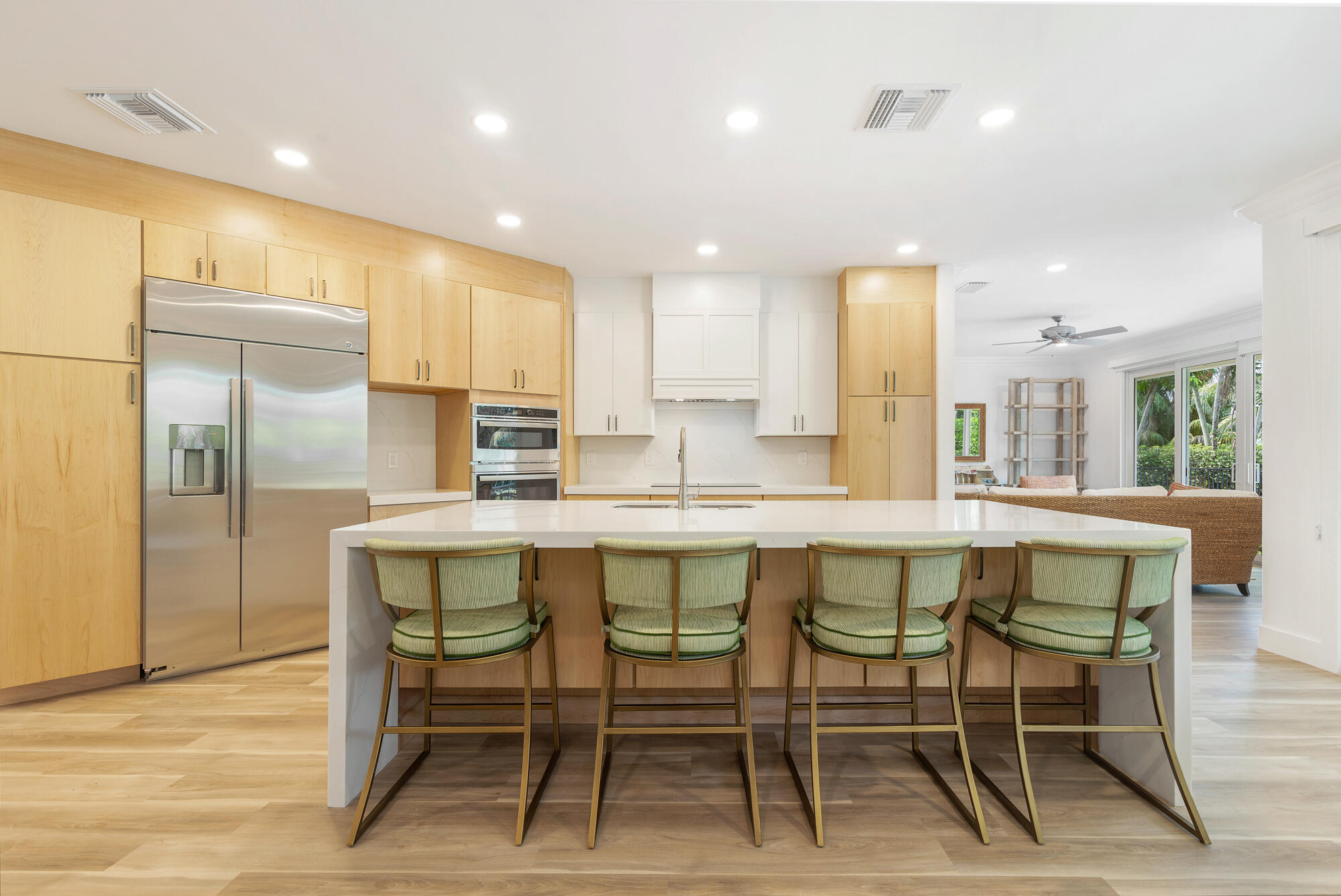 PRESIDENT COUNTRY CLUB 4 - Residential Lease