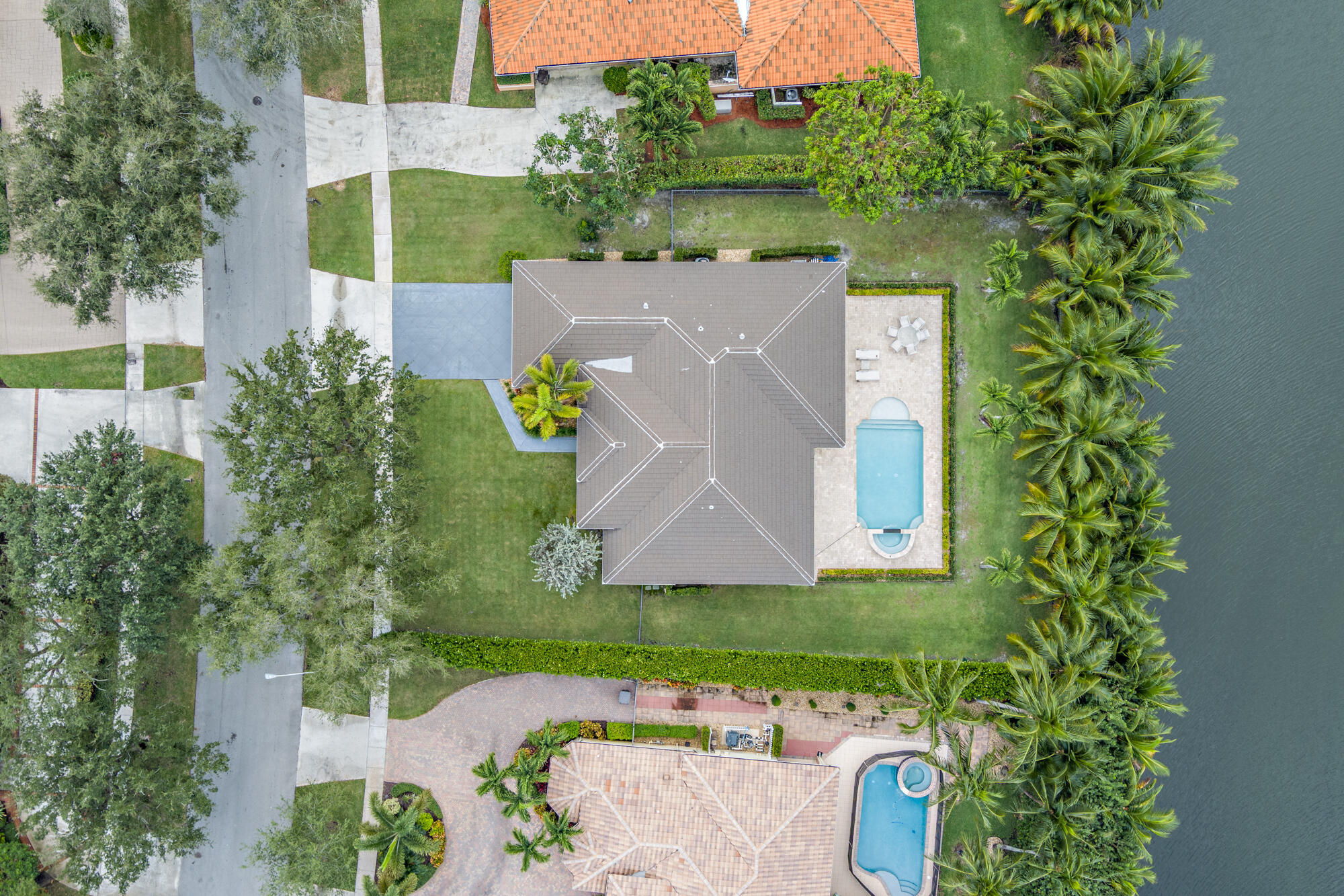 PRESIDENT COUNTRY CLUB 4 - Residential Lease