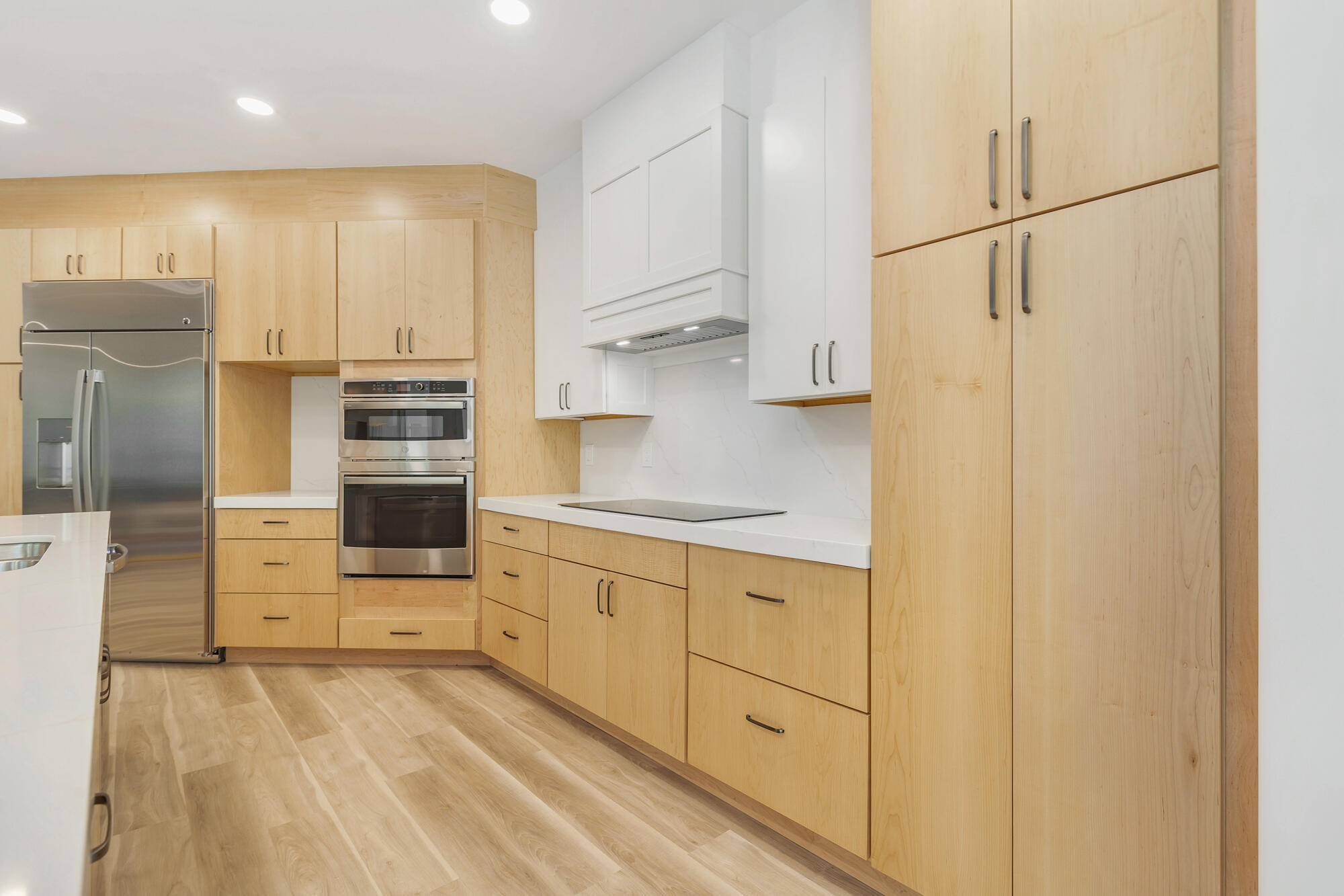 PRESIDENT COUNTRY CLUB 4 - Residential Lease