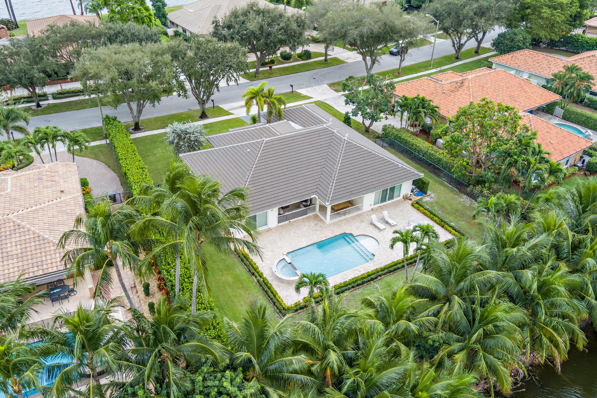 PRESIDENT COUNTRY CLUB 4 - Residential Lease