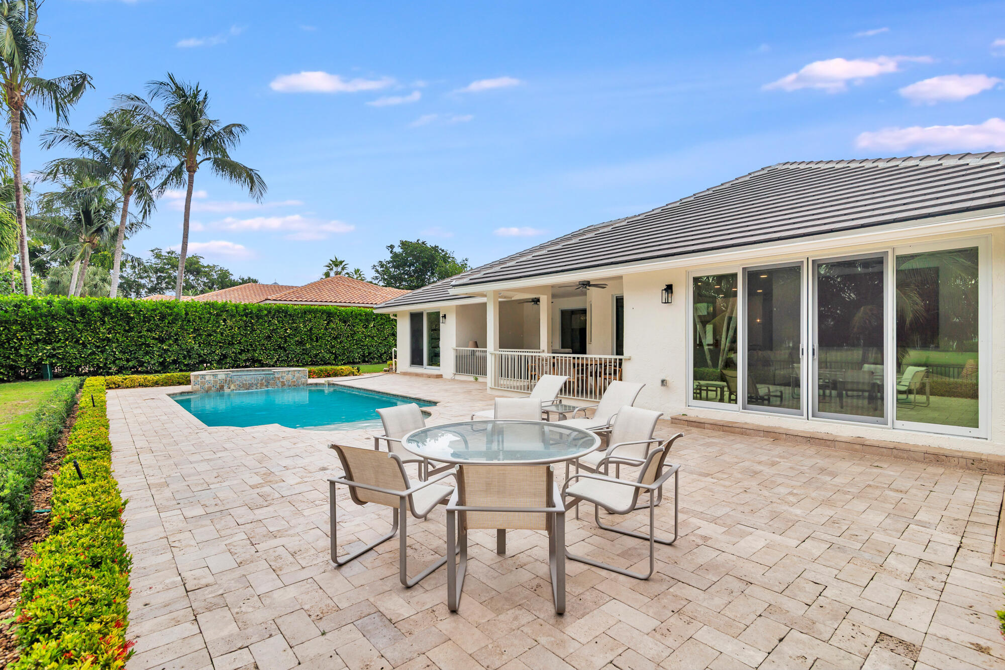 PRESIDENT COUNTRY CLUB 4 - Residential Lease