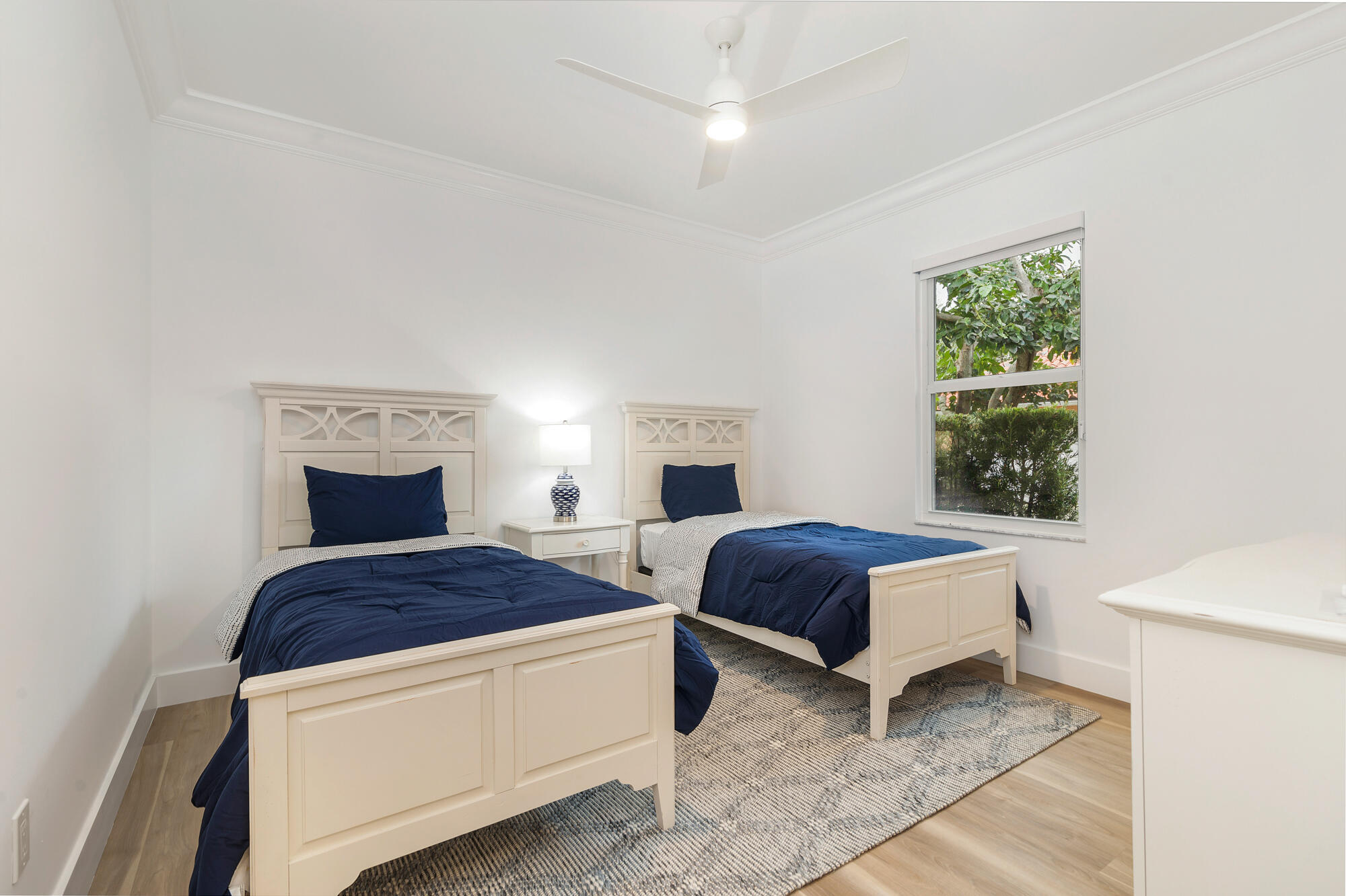 PRESIDENT COUNTRY CLUB 4 - Residential Lease