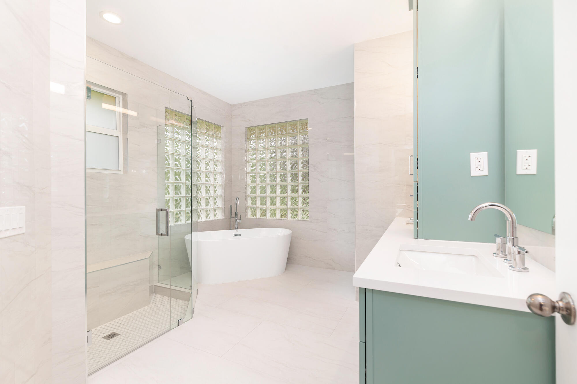 PRESIDENT COUNTRY CLUB 4 - Residential Lease