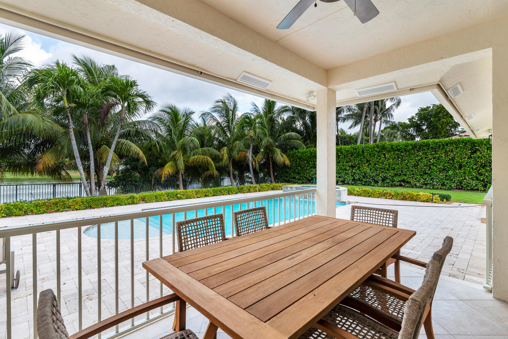 PRESIDENT COUNTRY CLUB 4 - Residential Lease