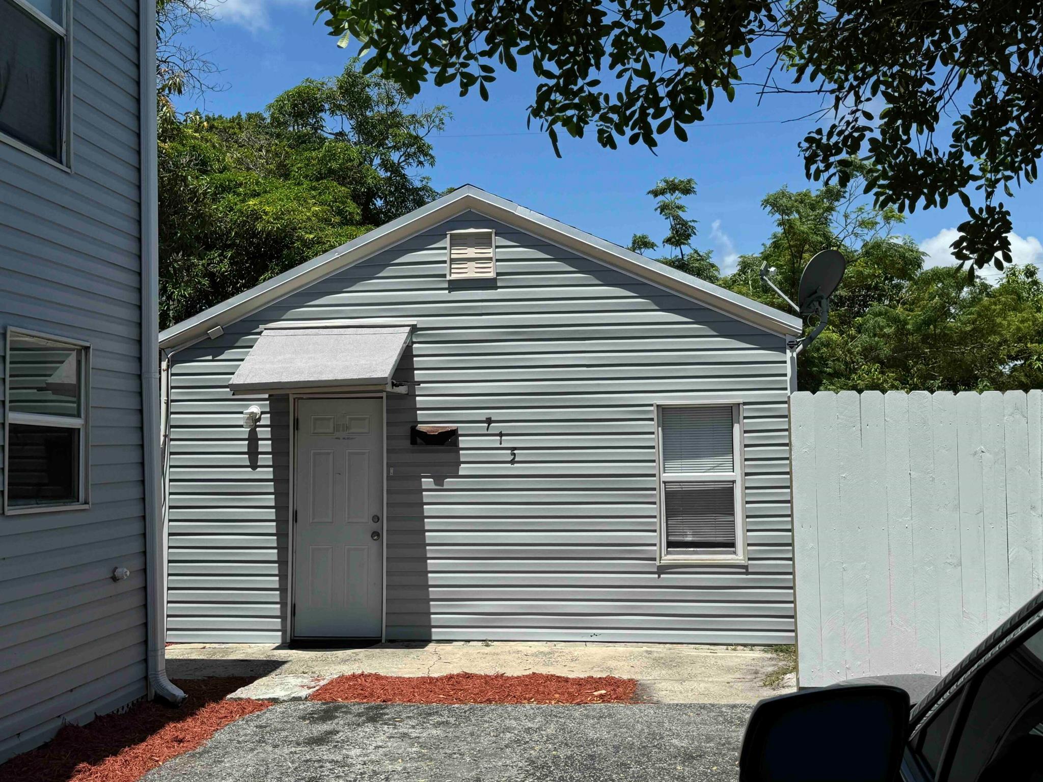 LAKE WORTH TOWN OF - Residential Lease