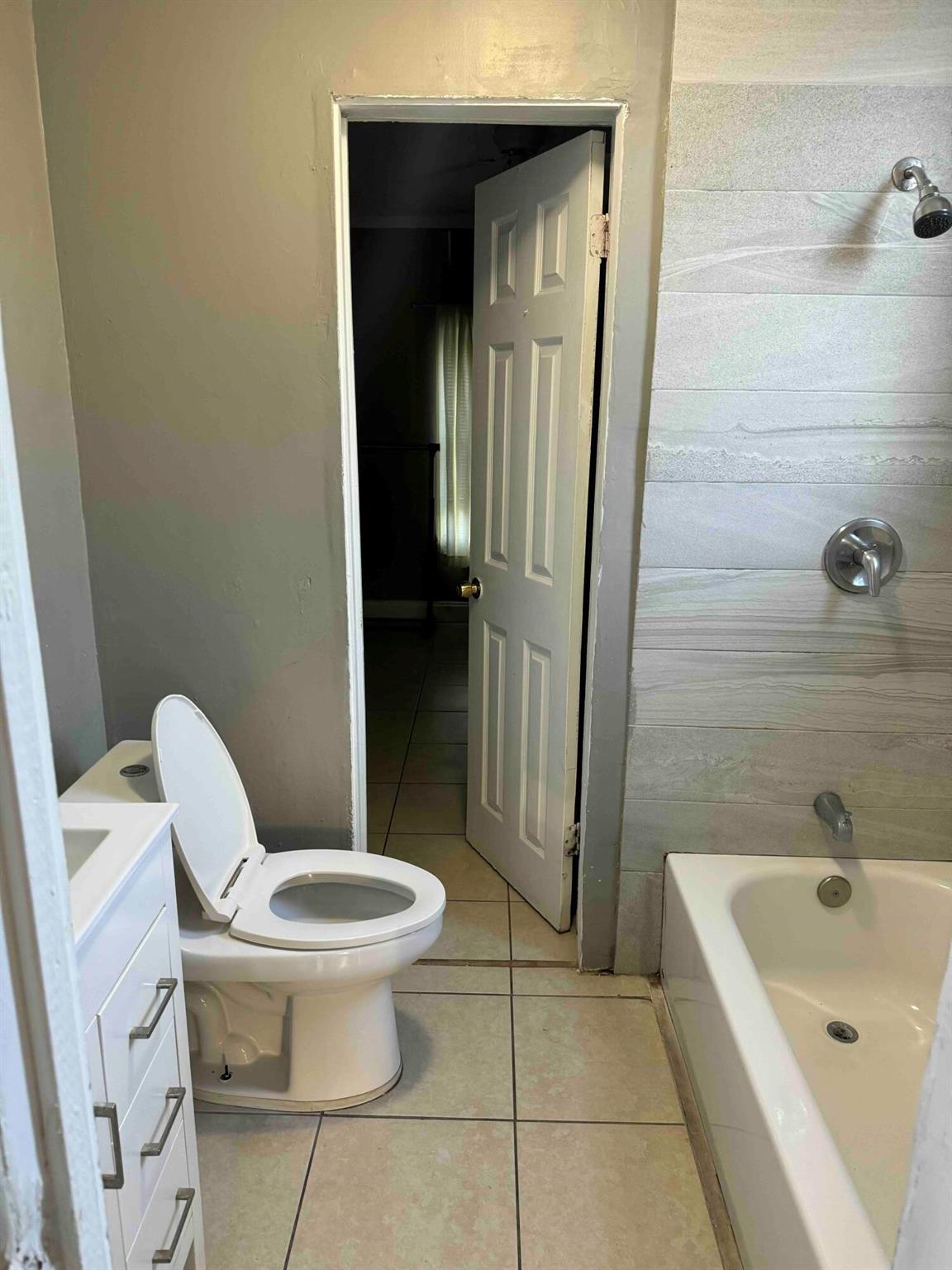 LAKE WORTH TOWN OF - Residential Lease