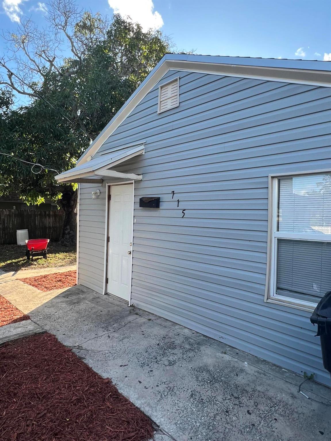 LAKE WORTH TOWN OF - Residential Lease