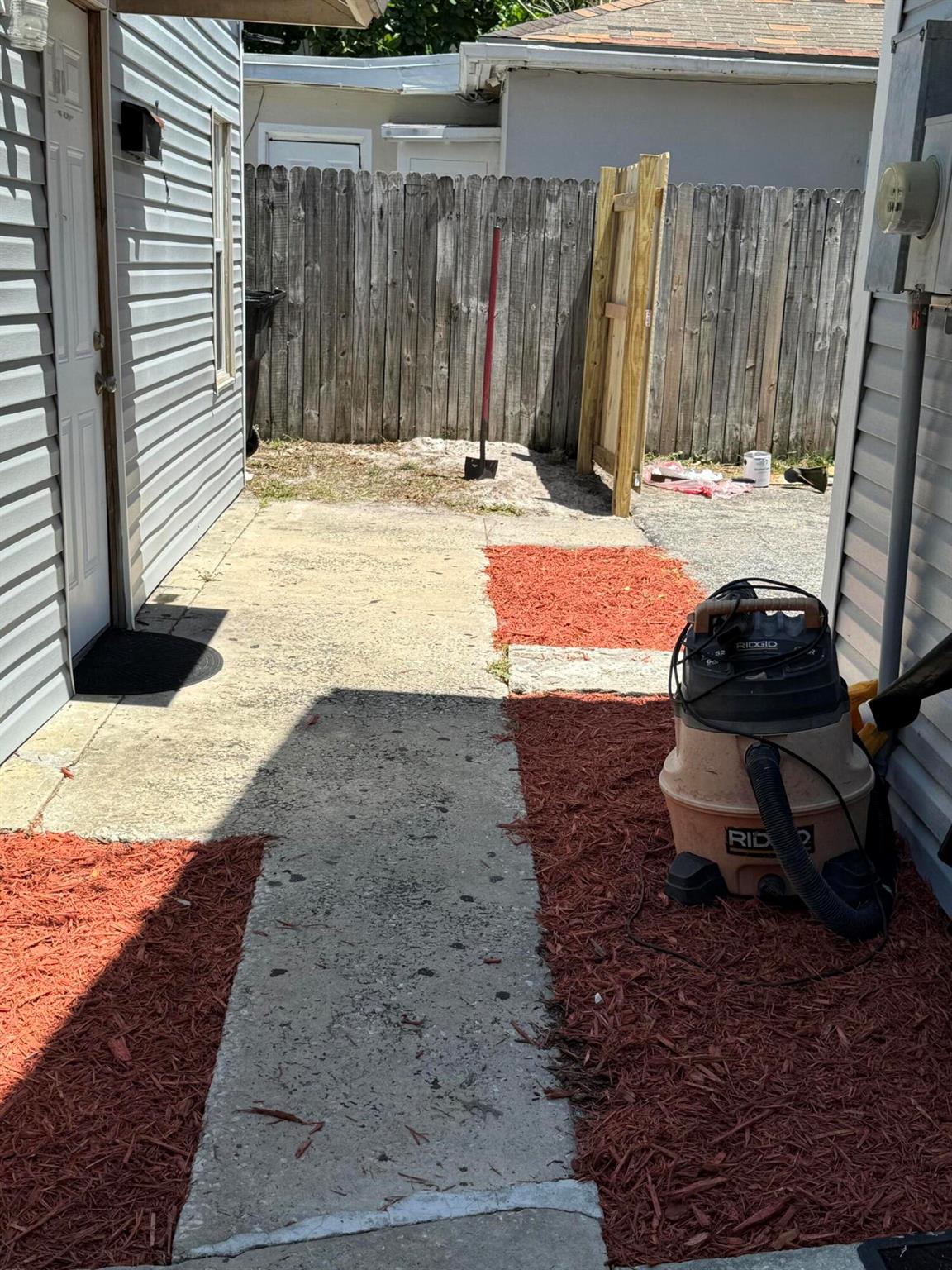 LAKE WORTH TOWN OF - Residential Lease