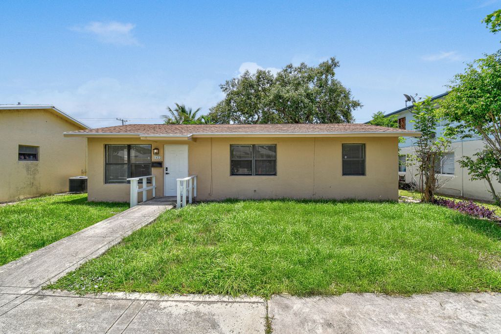 Photo of 1422 S N Street, Lake Worth Beach, FL 33460 (MLS # R11109987)
