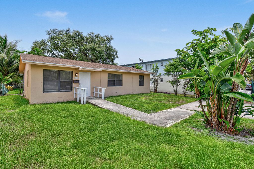 Photo of 1422 S N Street, Lake Worth Beach, FL 33460 (MLS # R11109987)