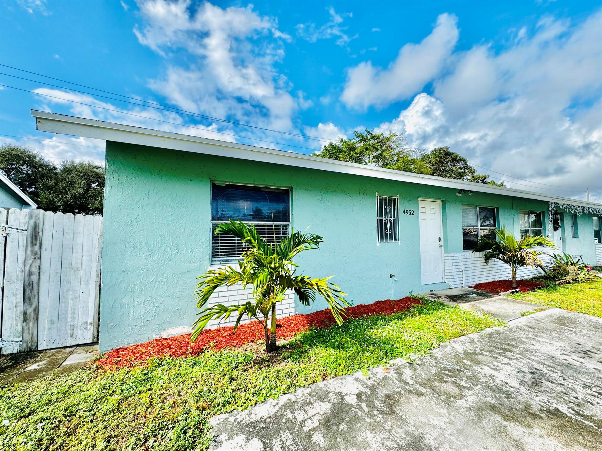 VILLAS OF PALM BEACH 4 - Residential