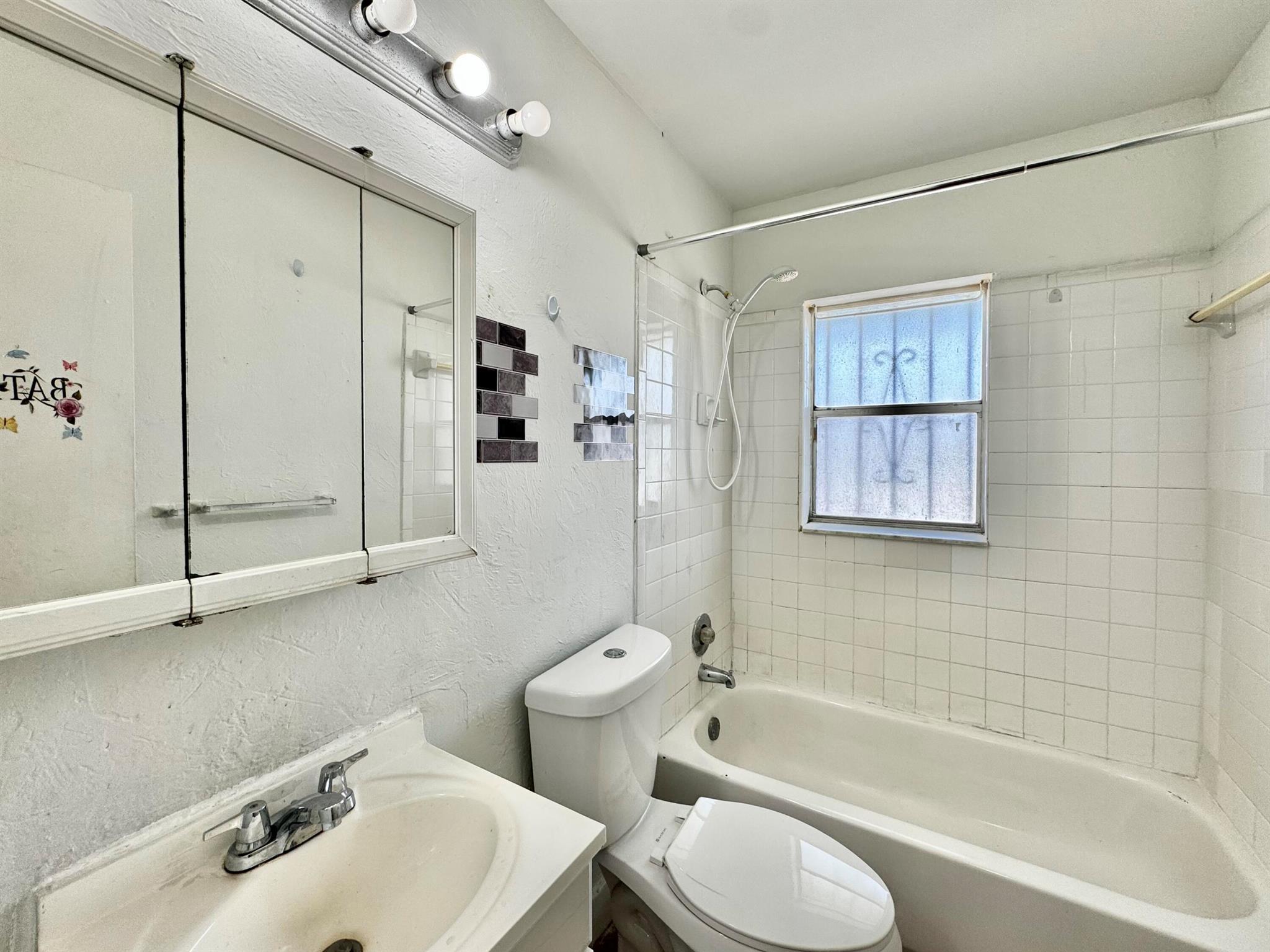 VILLAS OF PALM BEACH 4 - Residential