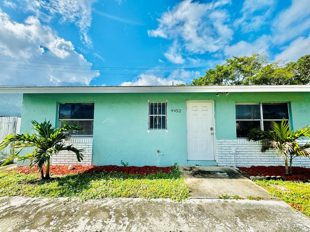 Photo of 4952 Pimlico Court, West Palm Beach, FL 33415 (MLS # R11149038)