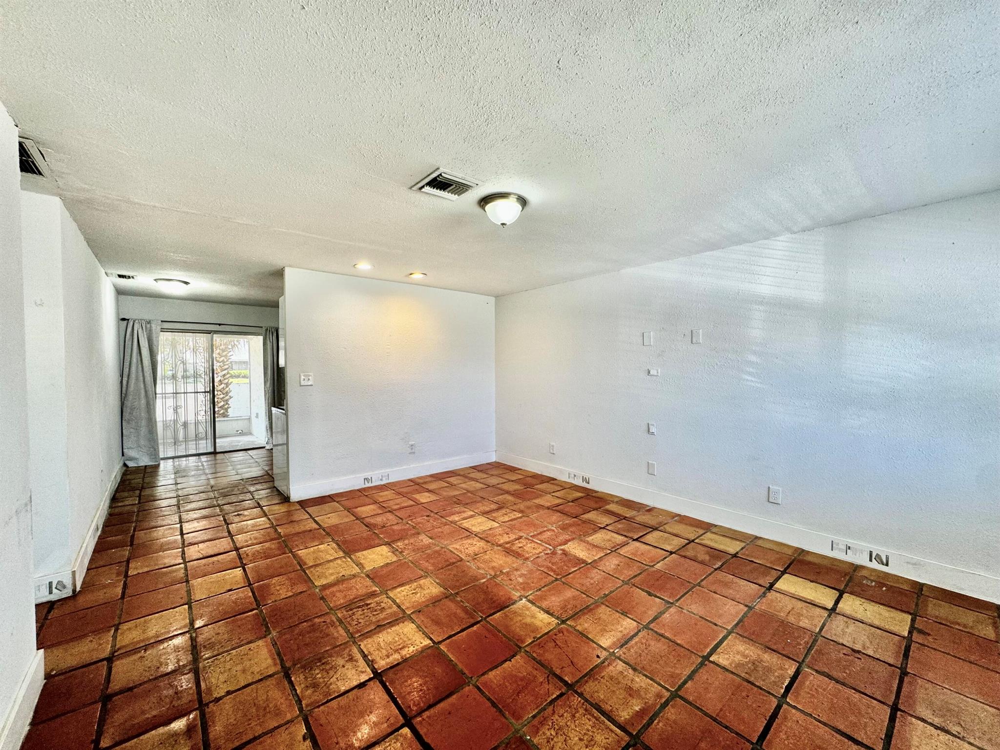 VILLAS OF PALM BEACH 4 - Residential