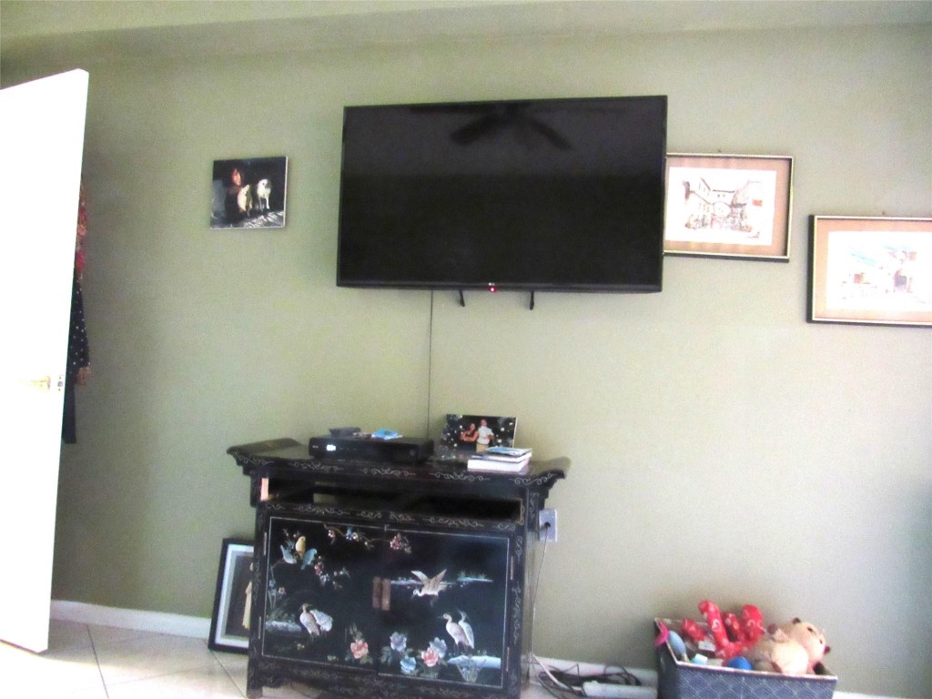 ASHBY CONDO - Residential