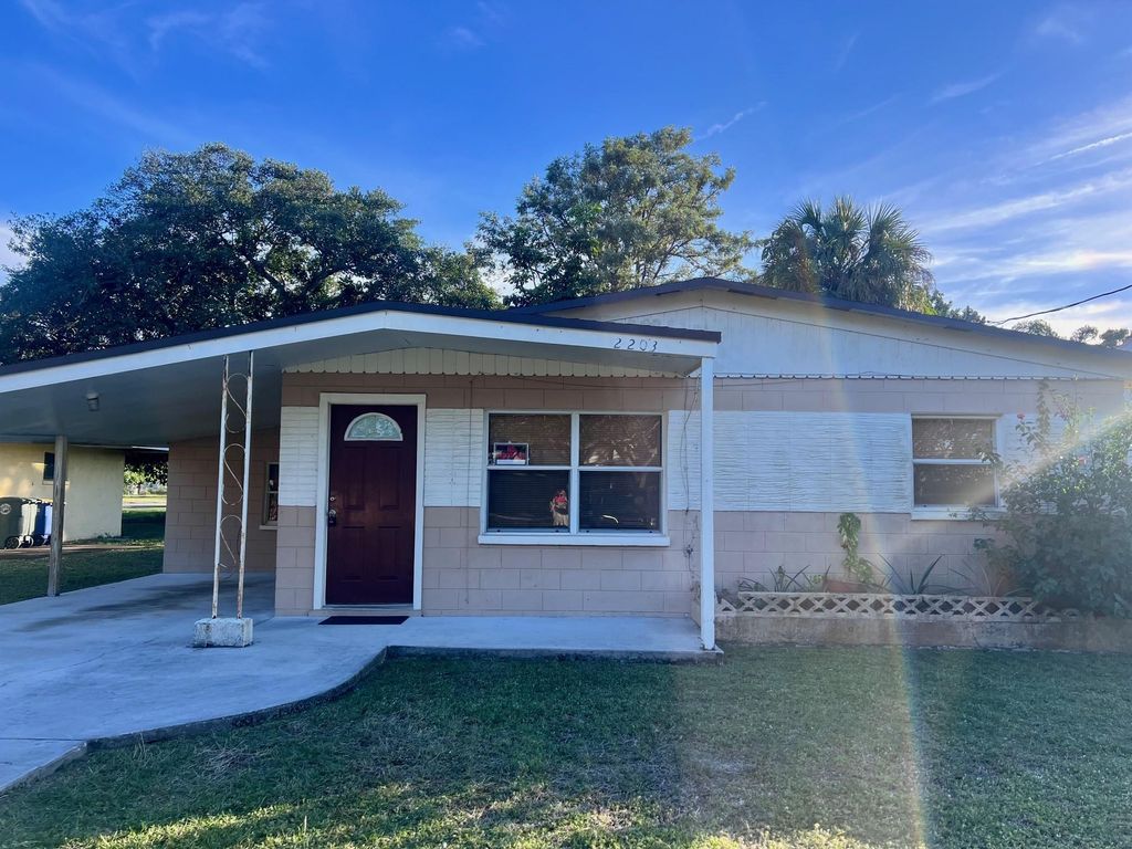 Photo of 2203 Avenue Q, Fort Pierce, FL 34950 (MLS # F10492036)
