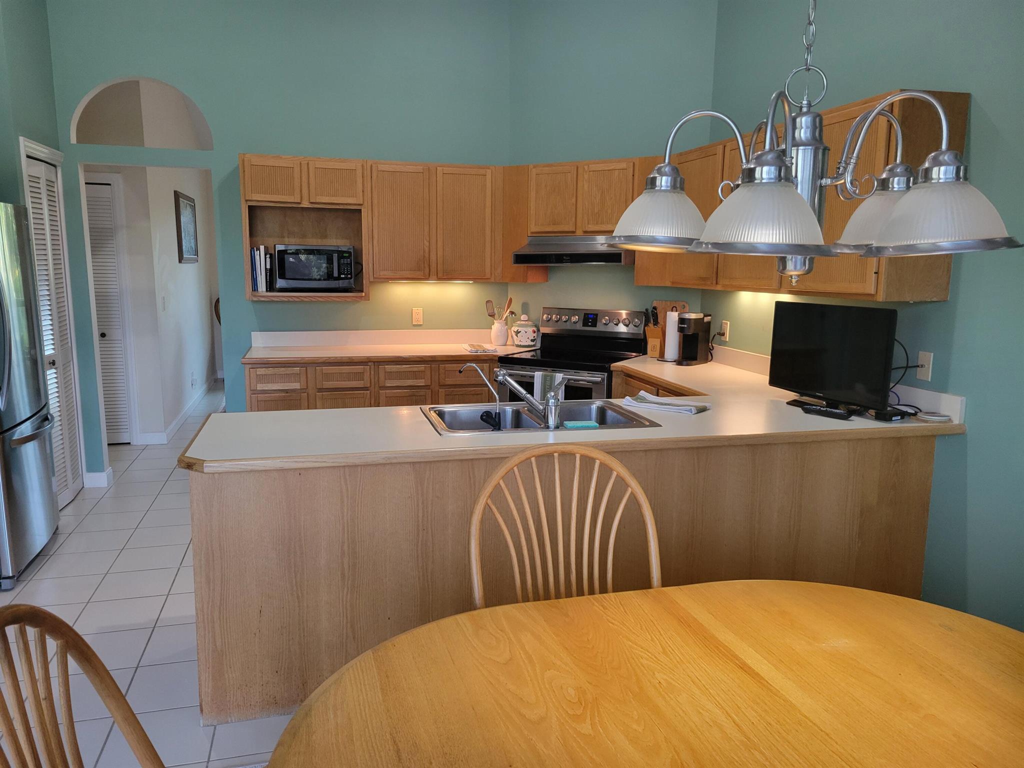 Palm City, Florida 34990, United States, 3 Bedrooms Bedrooms, ,3 BathroomsBathrooms,Residential,Pending,209423