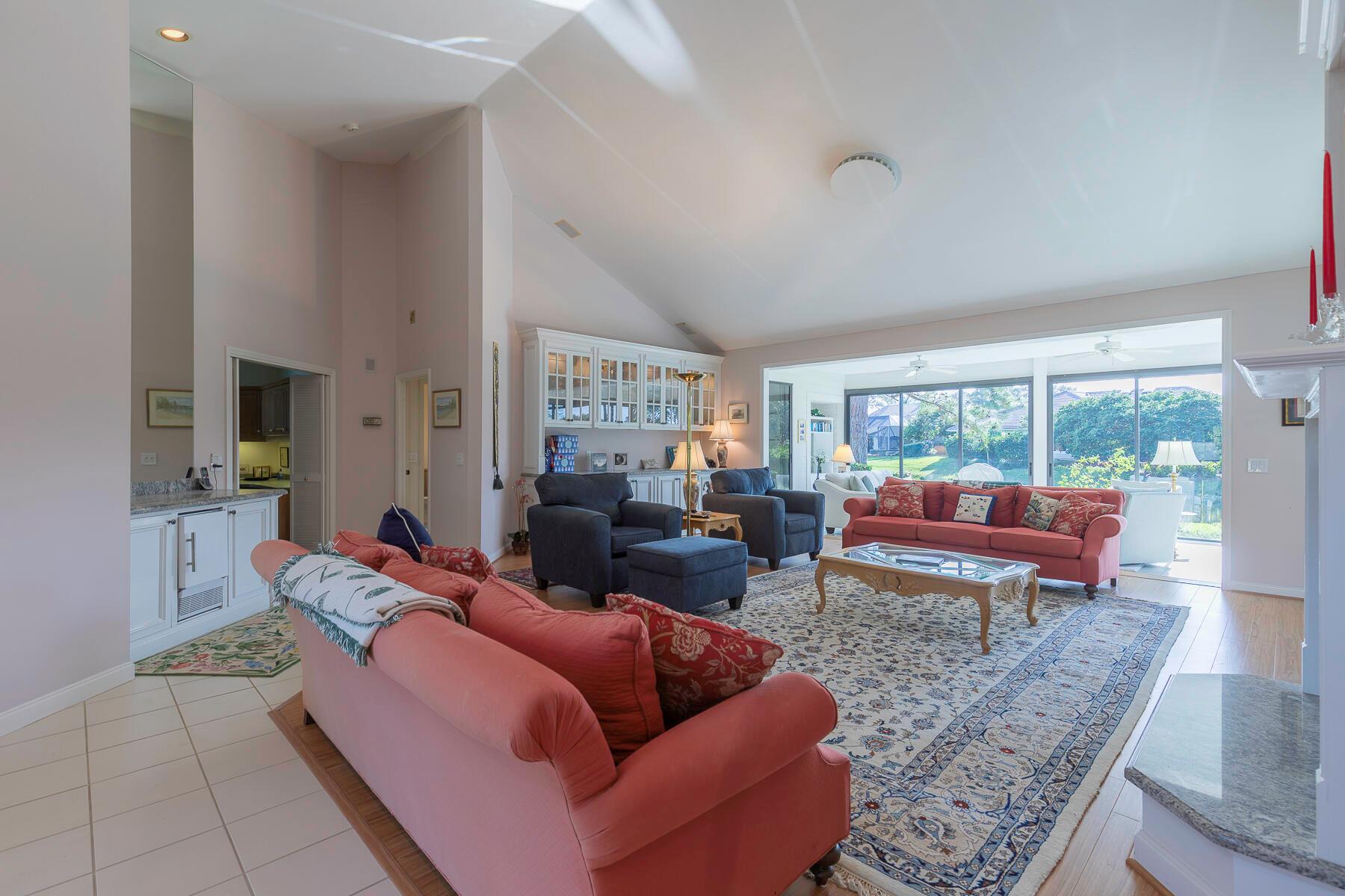 Palm City, Florida 34990, United States, 3 Bedrooms Bedrooms, ,3 BathroomsBathrooms,Residential,Pending,209423