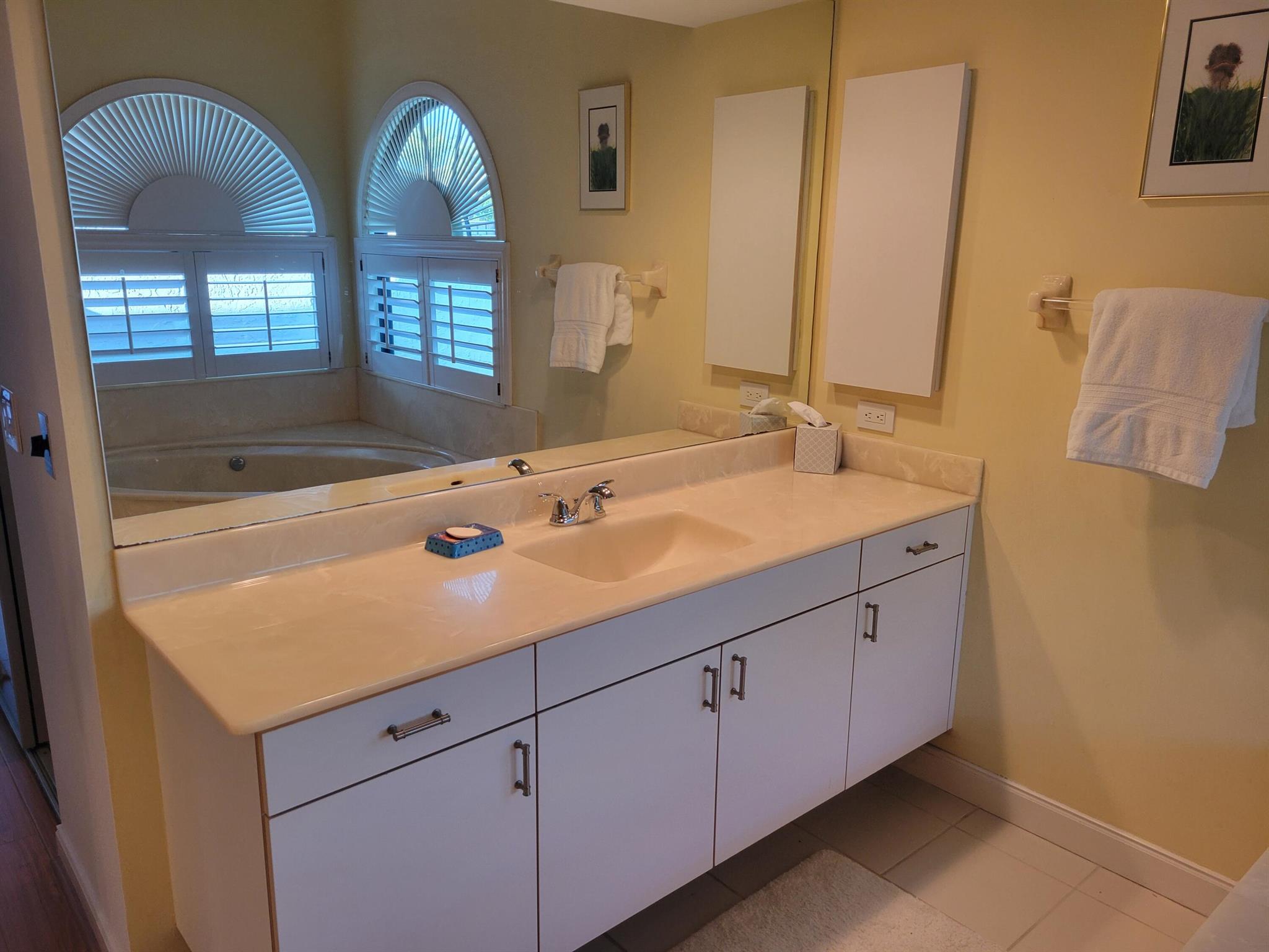 Palm City, Florida 34990, United States, 3 Bedrooms Bedrooms, ,3 BathroomsBathrooms,Residential,Pending,209423