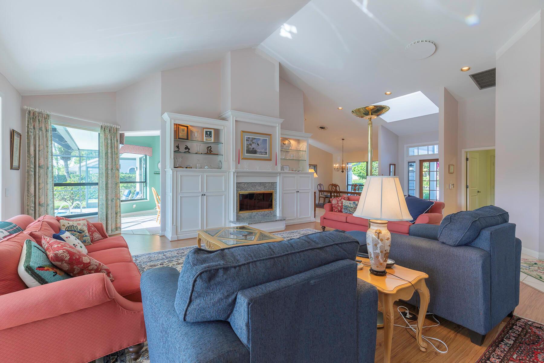 Palm City, Florida 34990, United States, 3 Bedrooms Bedrooms, ,3 BathroomsBathrooms,Residential,Pending,209423