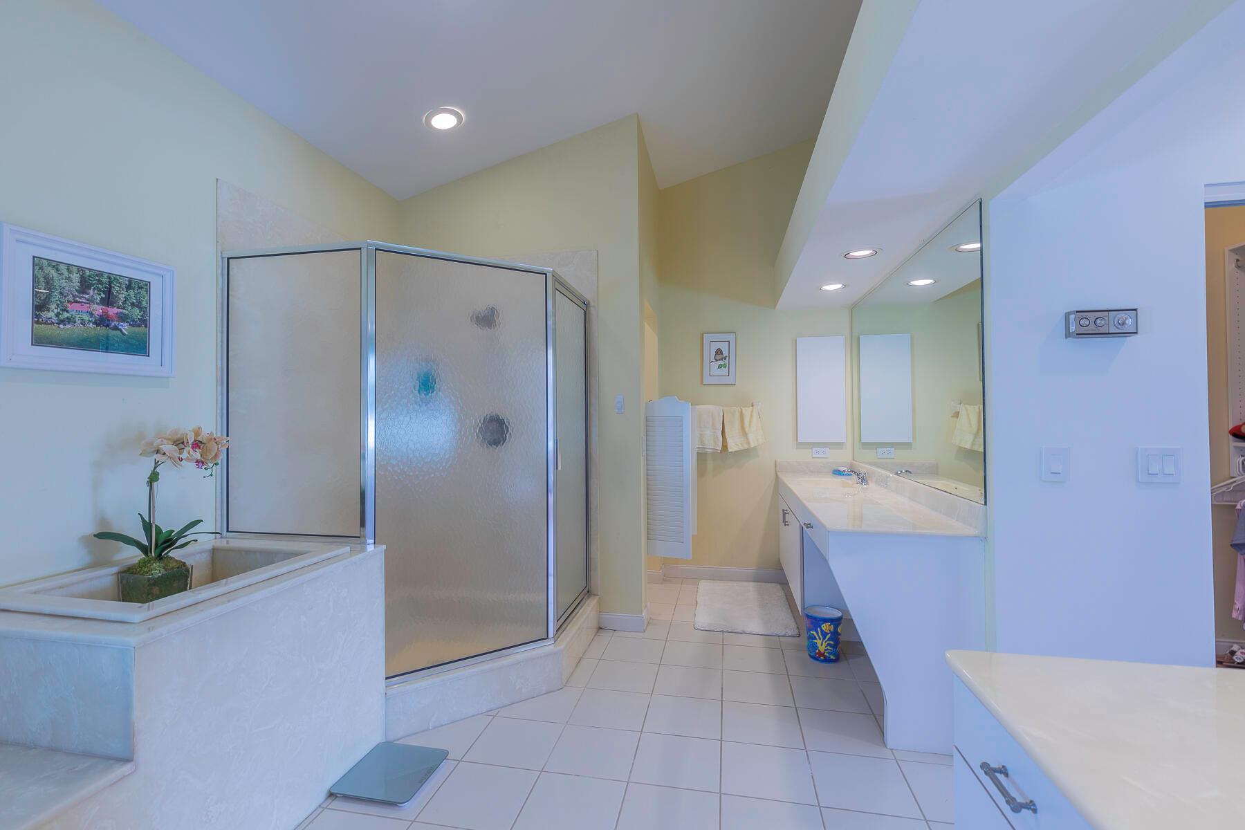 Palm City, Florida 34990, United States, 3 Bedrooms Bedrooms, ,3 BathroomsBathrooms,Residential,Pending,209423