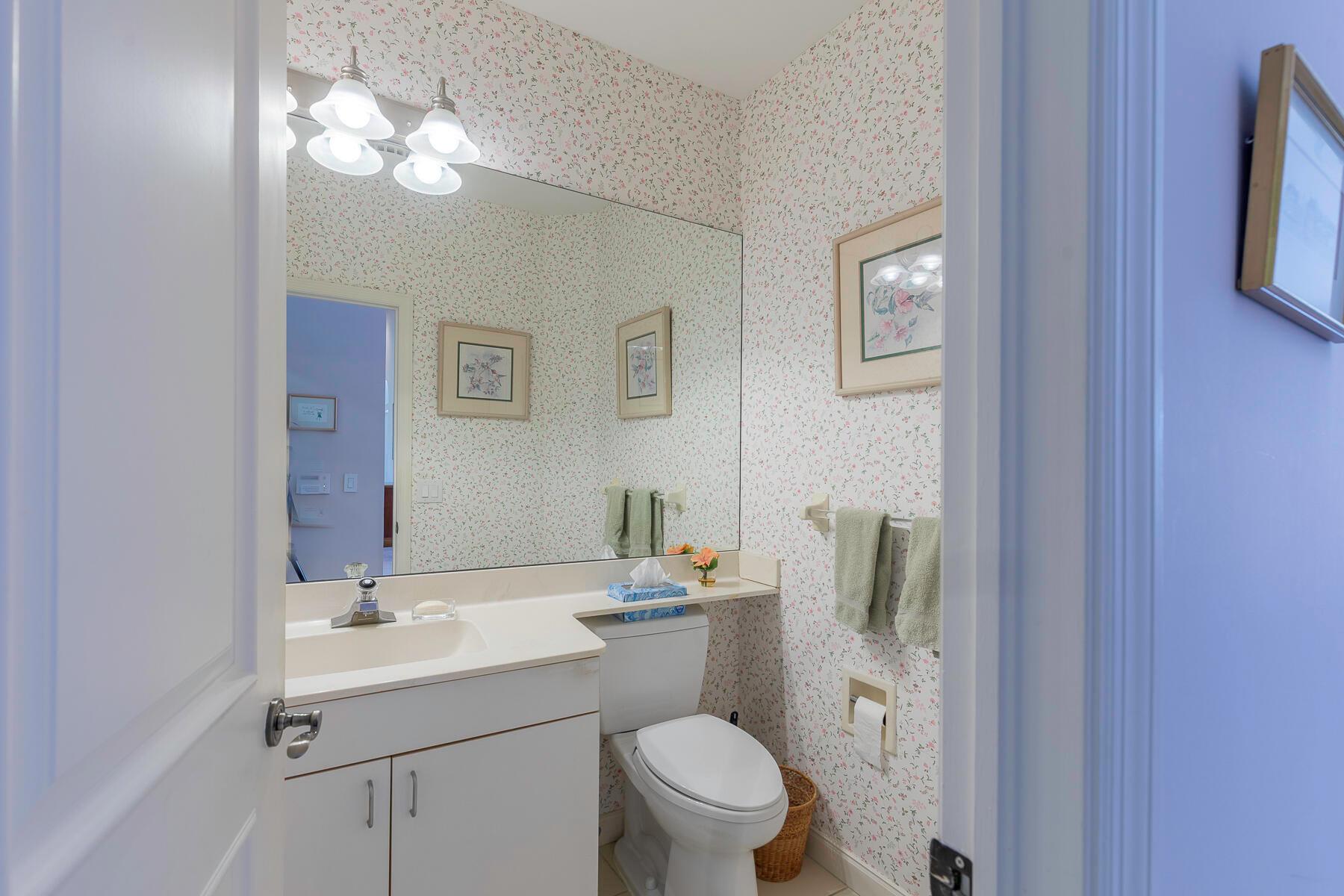 Palm City, Florida 34990, United States, 3 Bedrooms Bedrooms, ,3 BathroomsBathrooms,Residential,Pending,209423