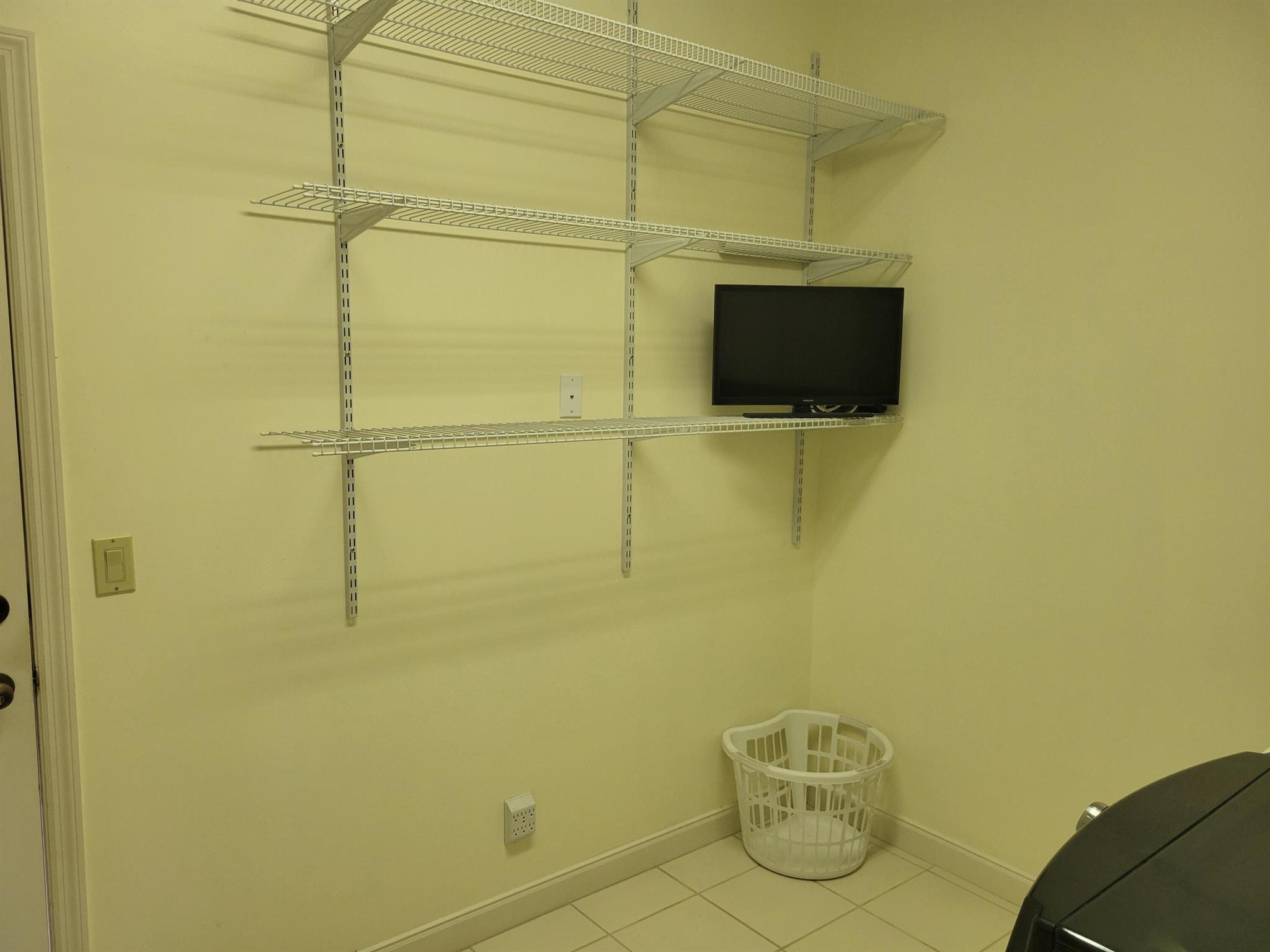 Palm City, Florida 34990, United States, 3 Bedrooms Bedrooms, ,3 BathroomsBathrooms,Residential,Pending,209423