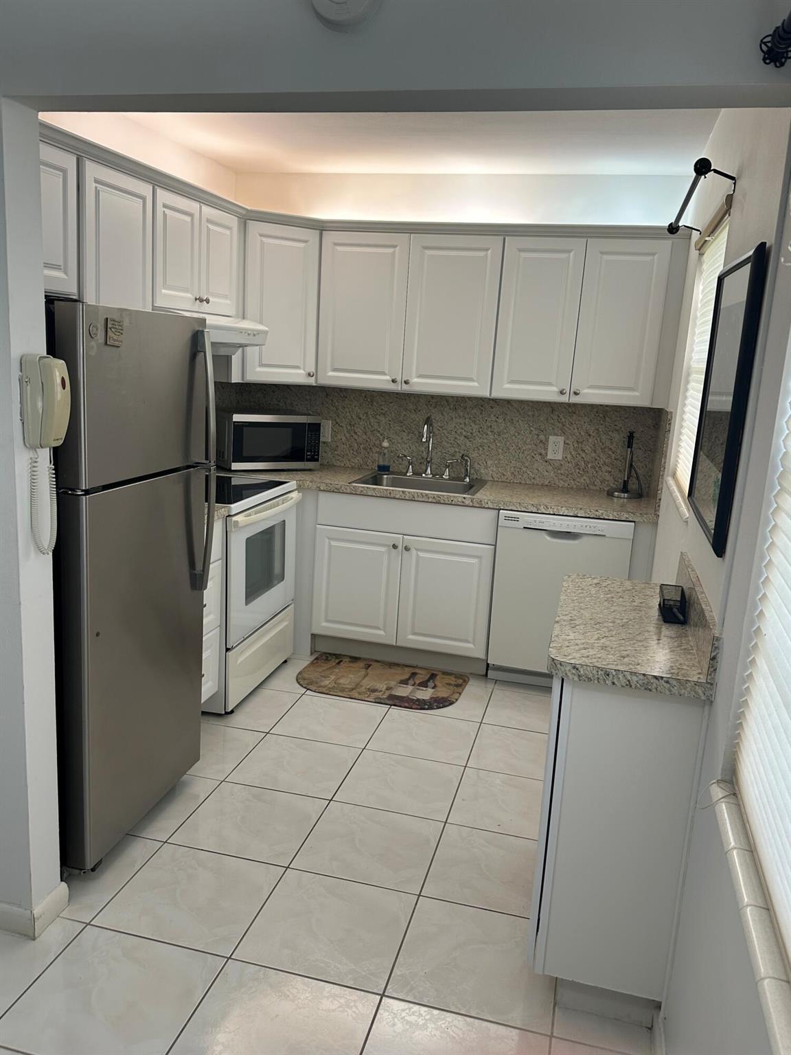 MANSFIELD AT CENTURY VILL - Residential Lease