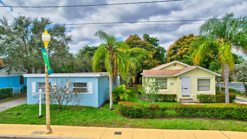 Calling all developers and investors! Two adjacent lots zoned CBD on 5th Ave in Delray, right near Atlantic Ave! Total of 0.279 acres combined/12,150 sq ft combined. 32 SW 5th is 50x135 and 34 SW 5th is 40x135. Purchase both 32 SW 5th and 34 SW 5th and develop! The possibilities are endless! Also the vacant lot behind 34 is for sale too, zoned multi-family. Vacant lot is 33 SW 6th Ave and is 0.124 acres and is 40x135. Located in the heart of Delray Beach and walking distance to the new development Midtown Delray on Swinton Avenue.