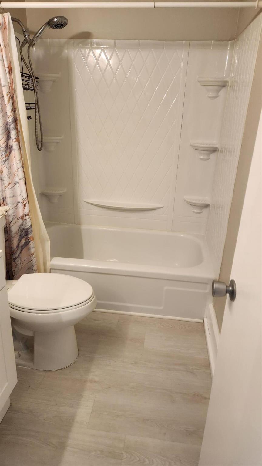 KINGSWOOD II CONDOS CENTURY VILLAGE - Residential