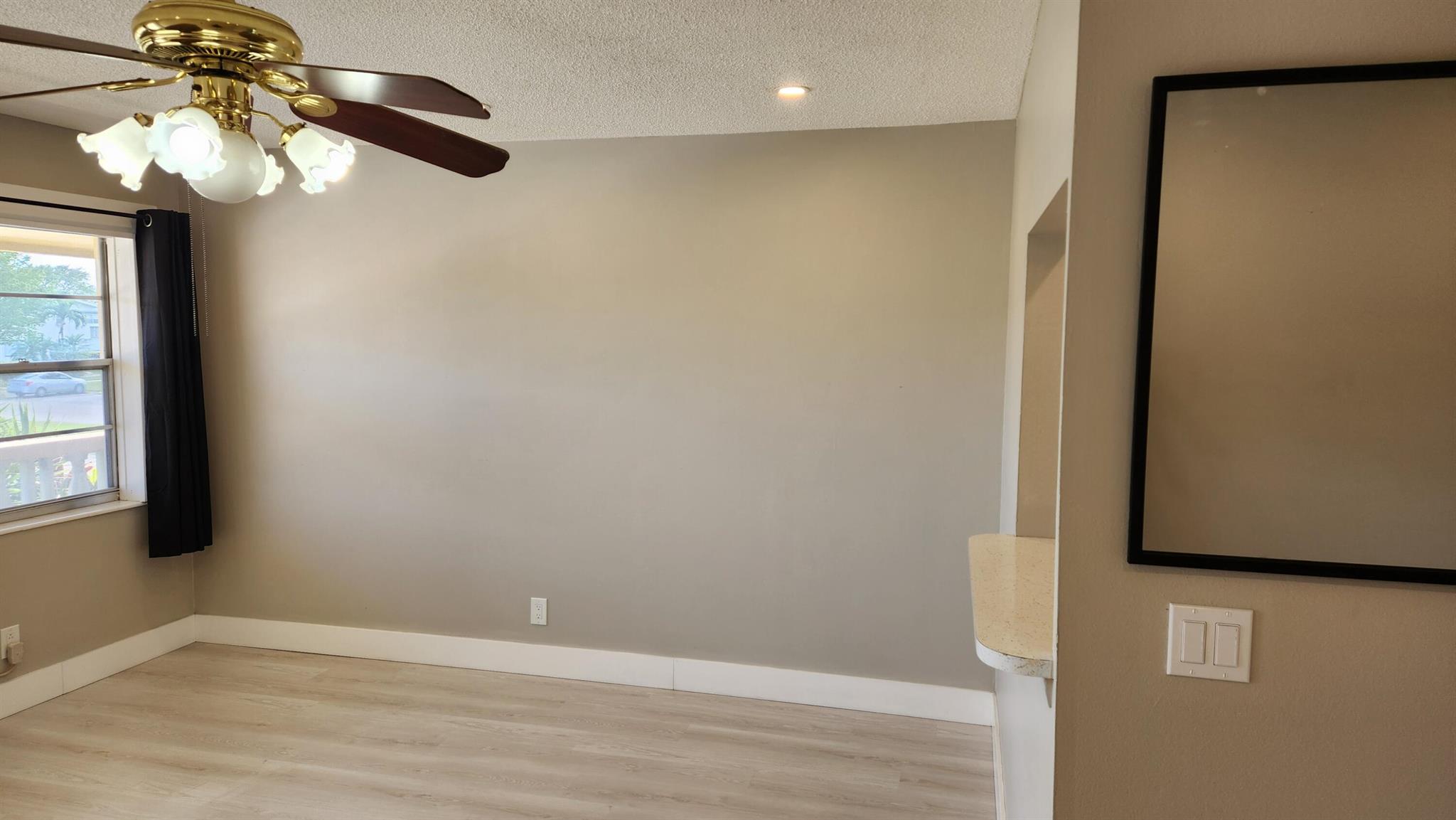 KINGSWOOD II CONDOS CENTURY VILLAGE - Residential