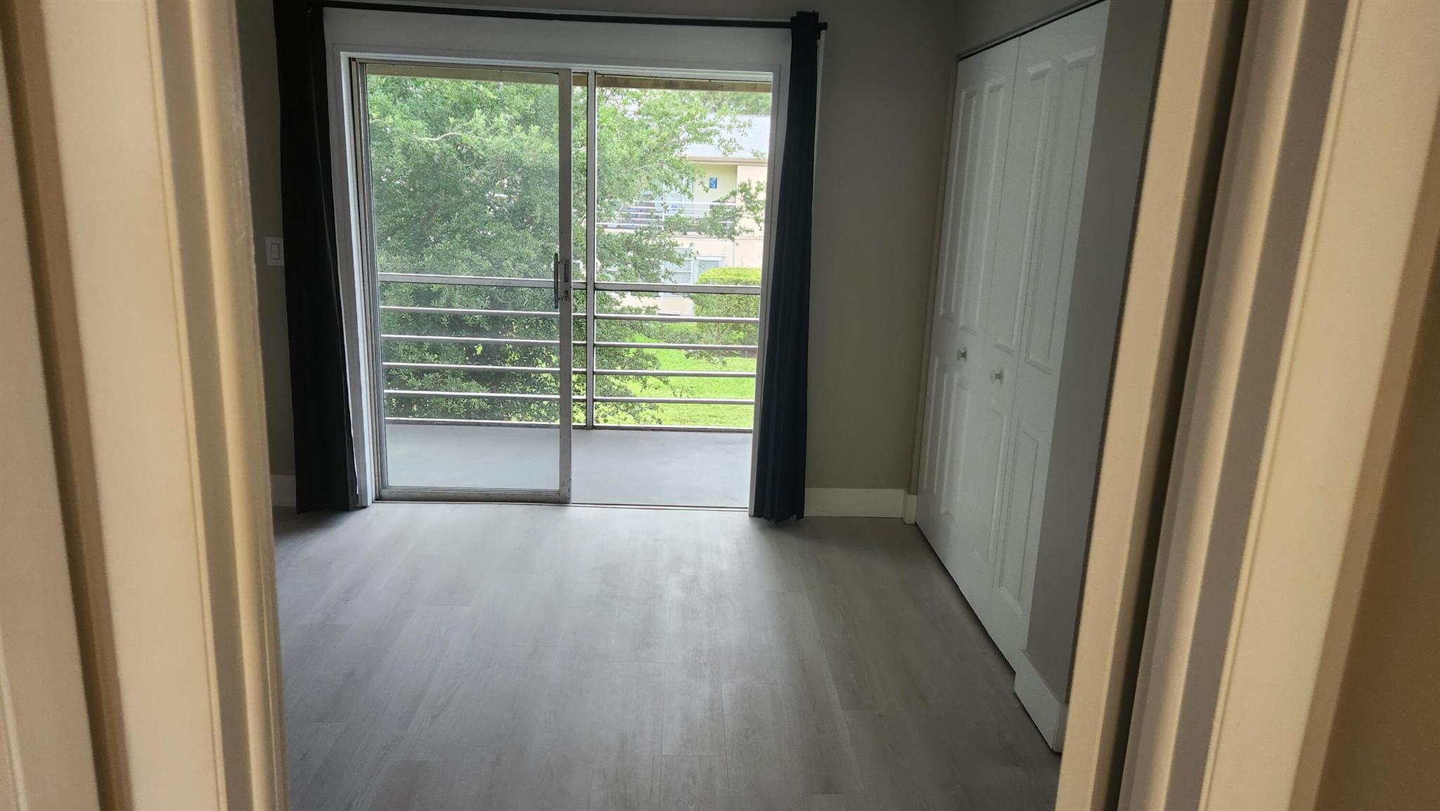 KINGSWOOD II CONDOS CENTURY VILLAGE - Residential