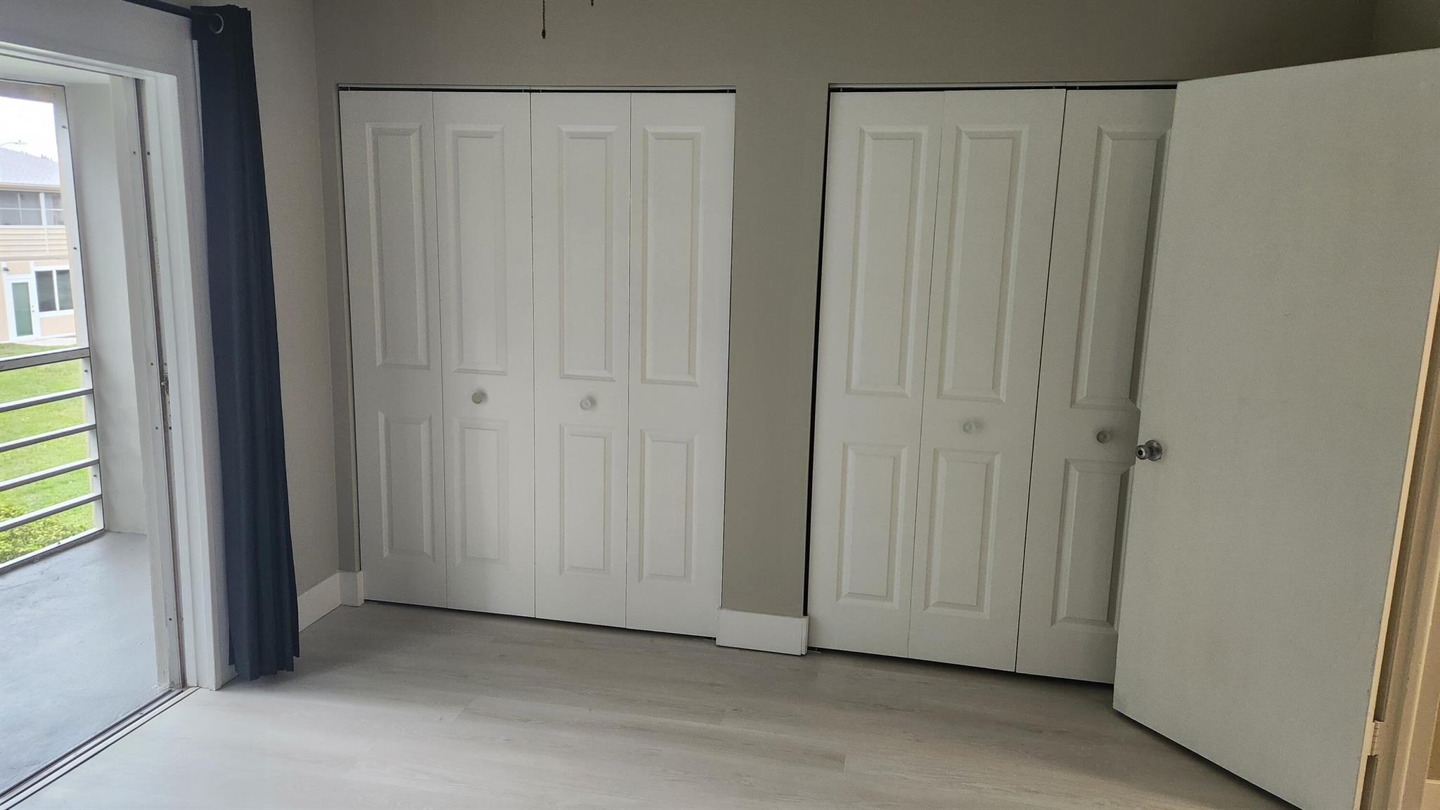 KINGSWOOD II CONDOS CENTURY VILLAGE - Residential