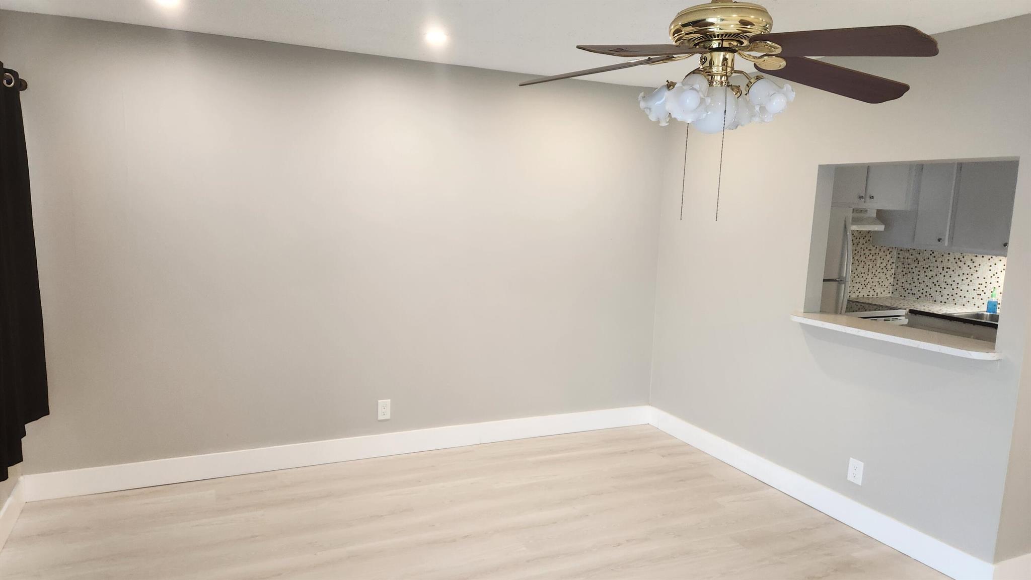 KINGSWOOD II CONDOS CENTURY VILLAGE - Residential