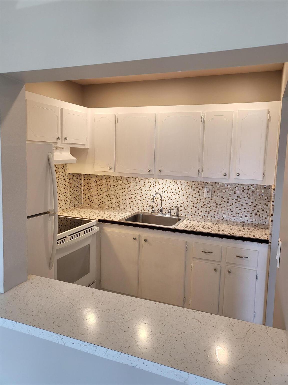 KINGSWOOD II CONDOS CENTURY VILLAGE - Residential