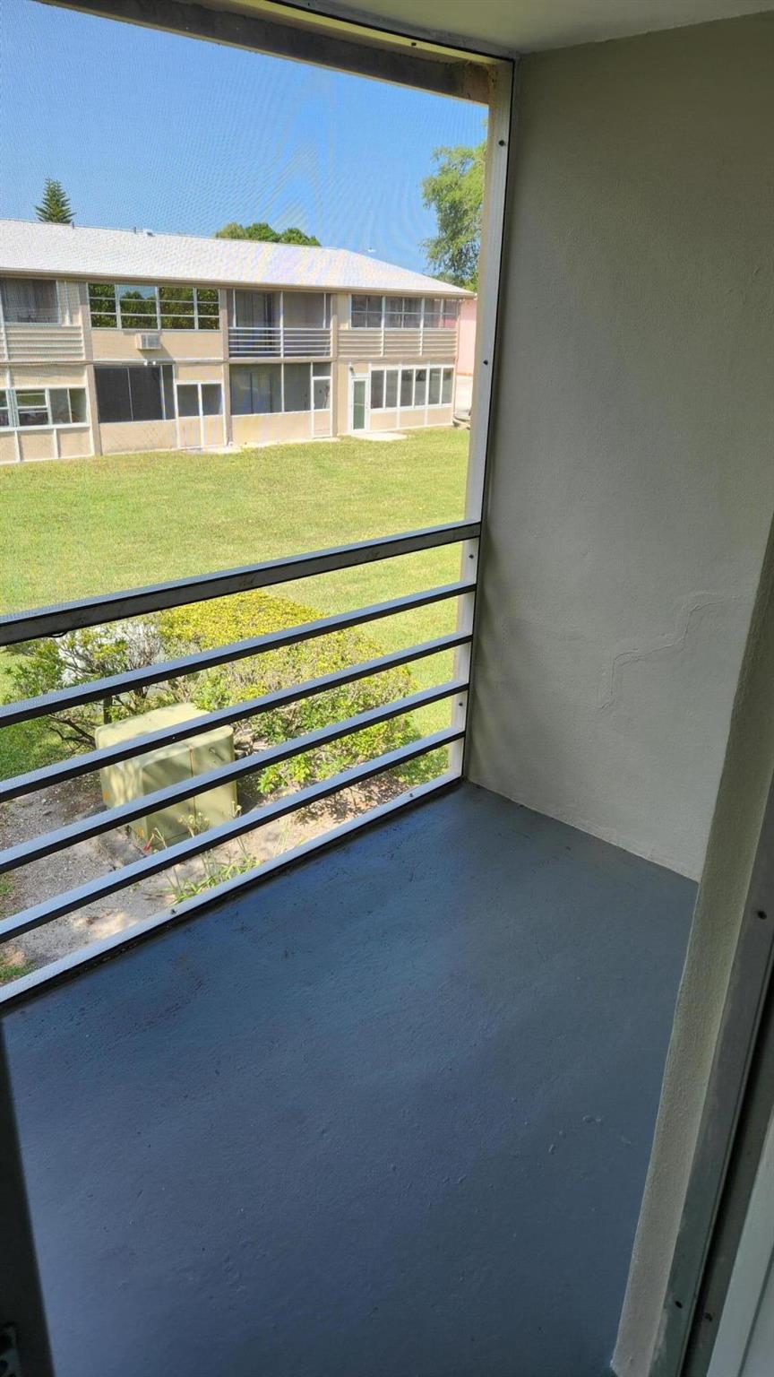 KINGSWOOD II CONDOS CENTURY VILLAGE - Residential