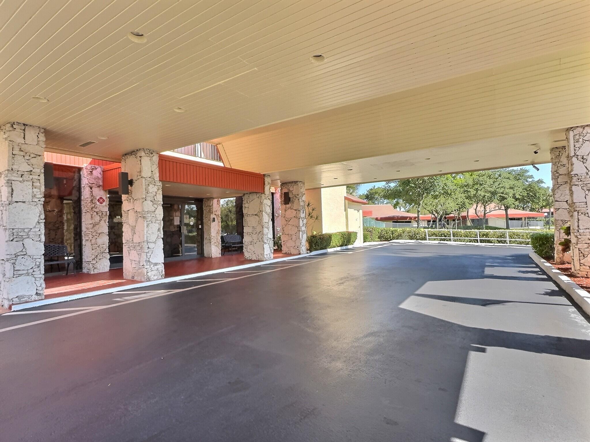 HOLIDAY SPRINGS VILLAGE 1 CONDO - Residential
