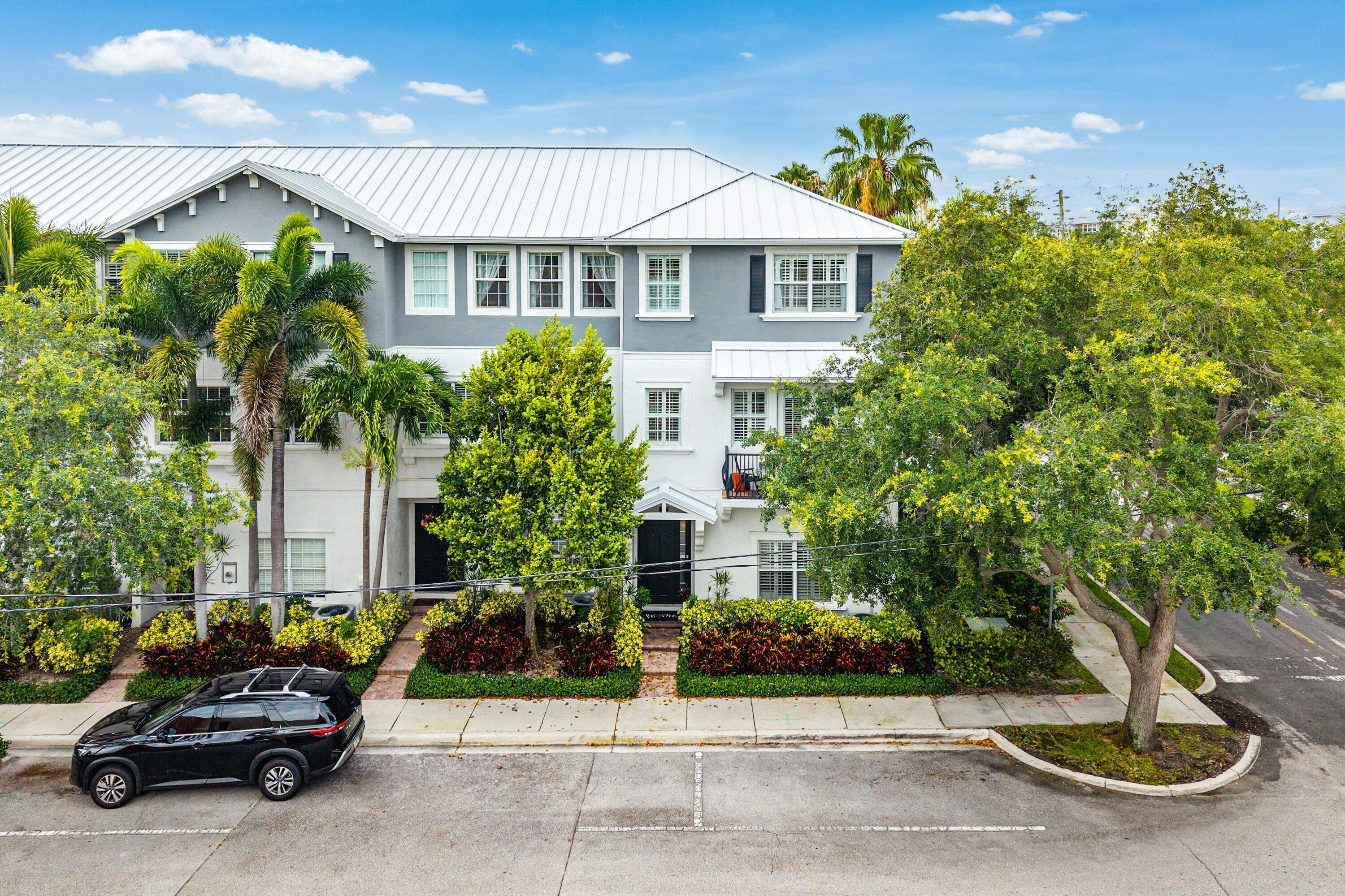 290 NE 5th Avenue 9