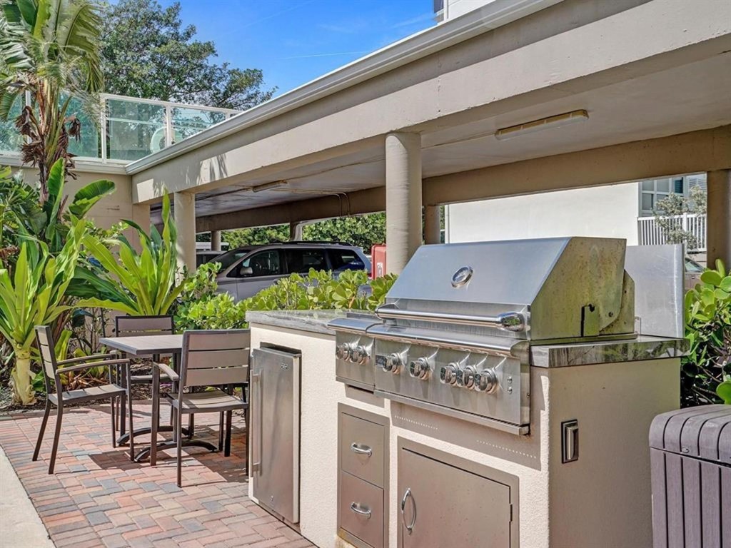 Park Tower Condo - Residential