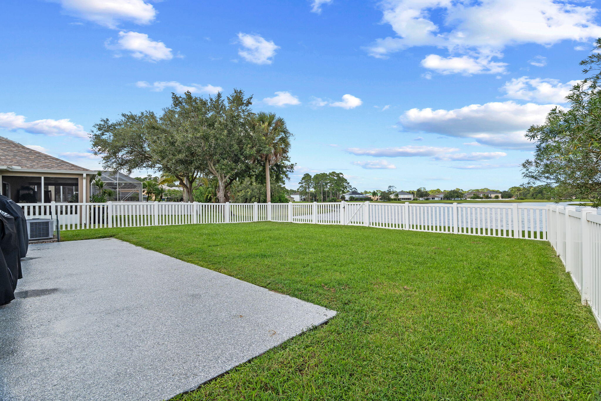 BRIDGEWATER AT BAYSIDE LAKES - Residential