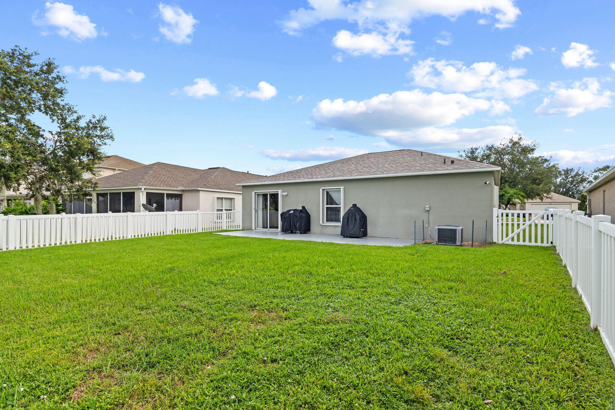 BRIDGEWATER AT BAYSIDE LAKES - Residential