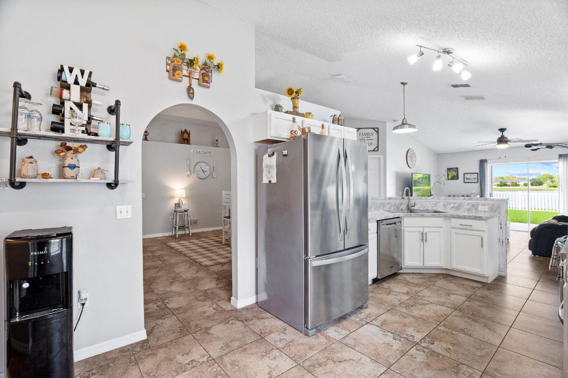 BRIDGEWATER AT BAYSIDE LAKES - Residential