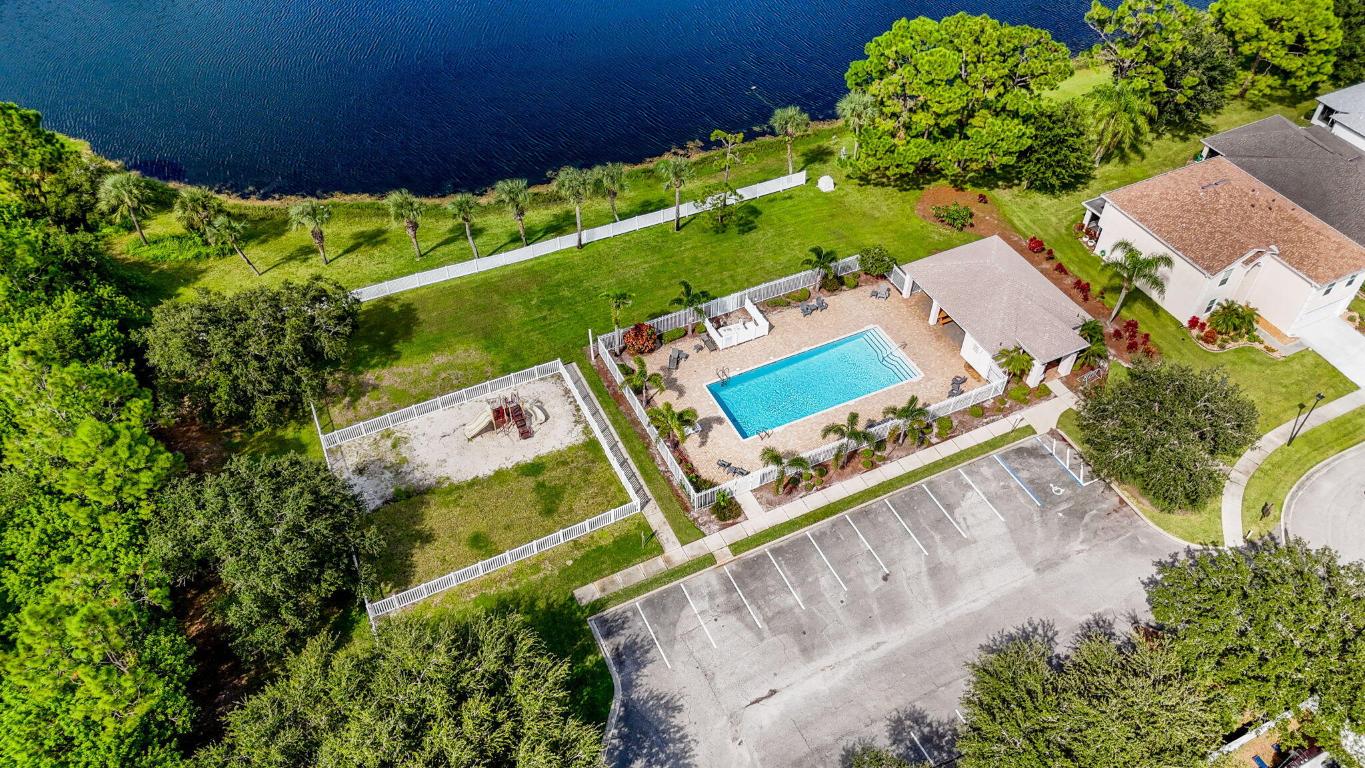 BRIDGEWATER AT BAYSIDE LAKES - Residential