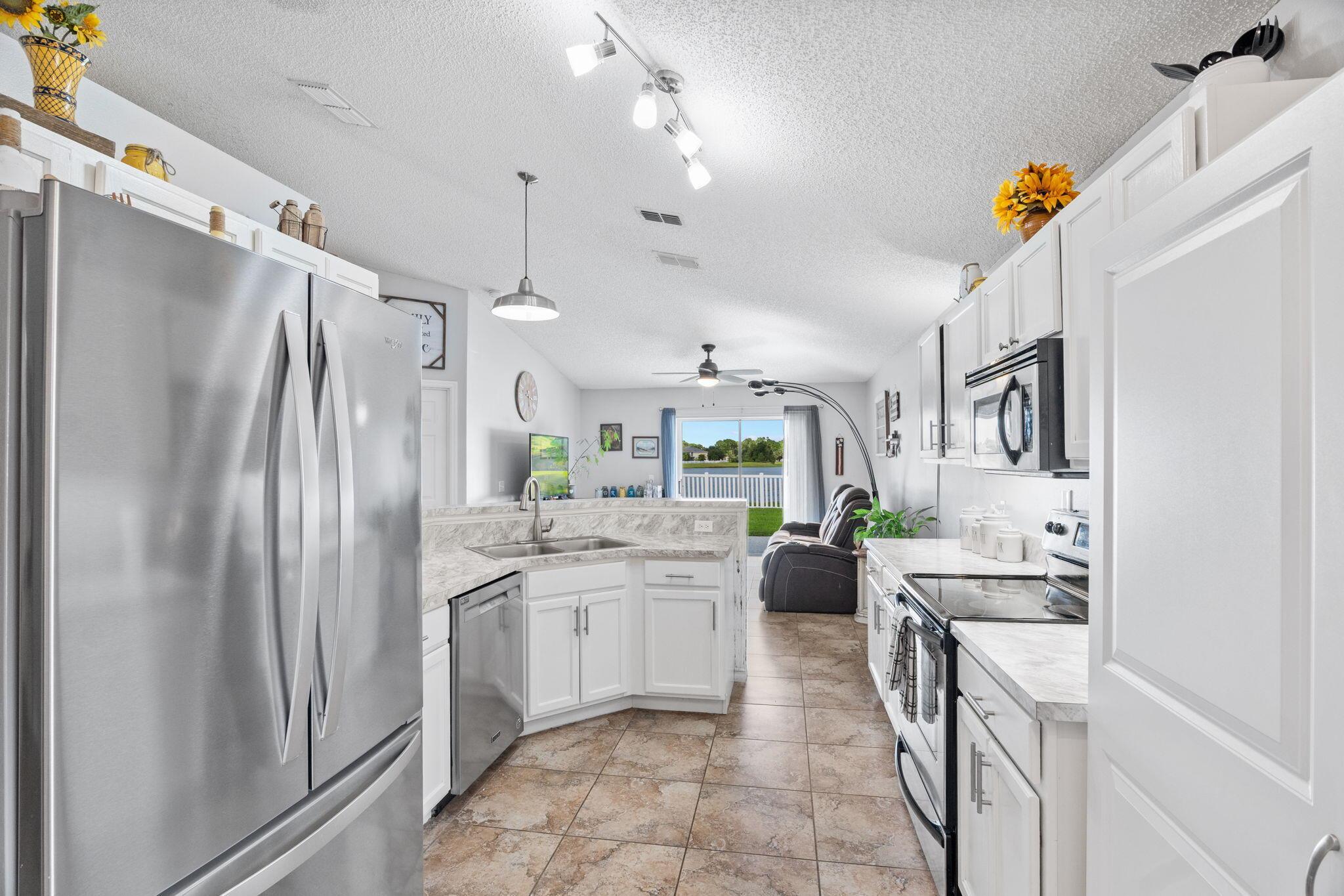 BRIDGEWATER AT BAYSIDE LA - Residential