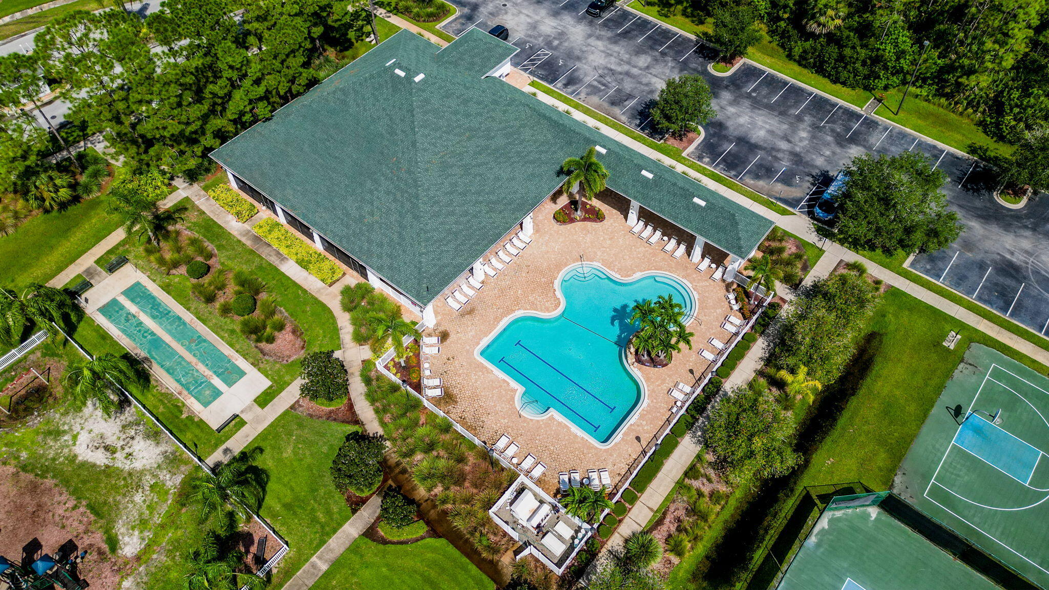 BRIDGEWATER AT BAYSIDE LAKES - Residential