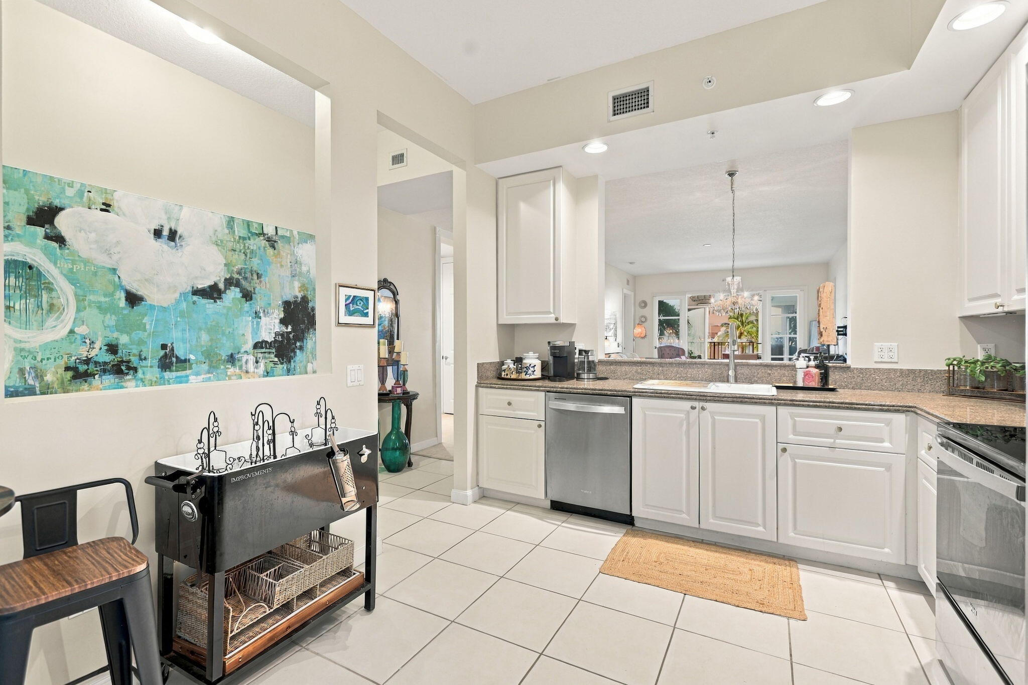 36 HARBOUR ISLE Drive W 303