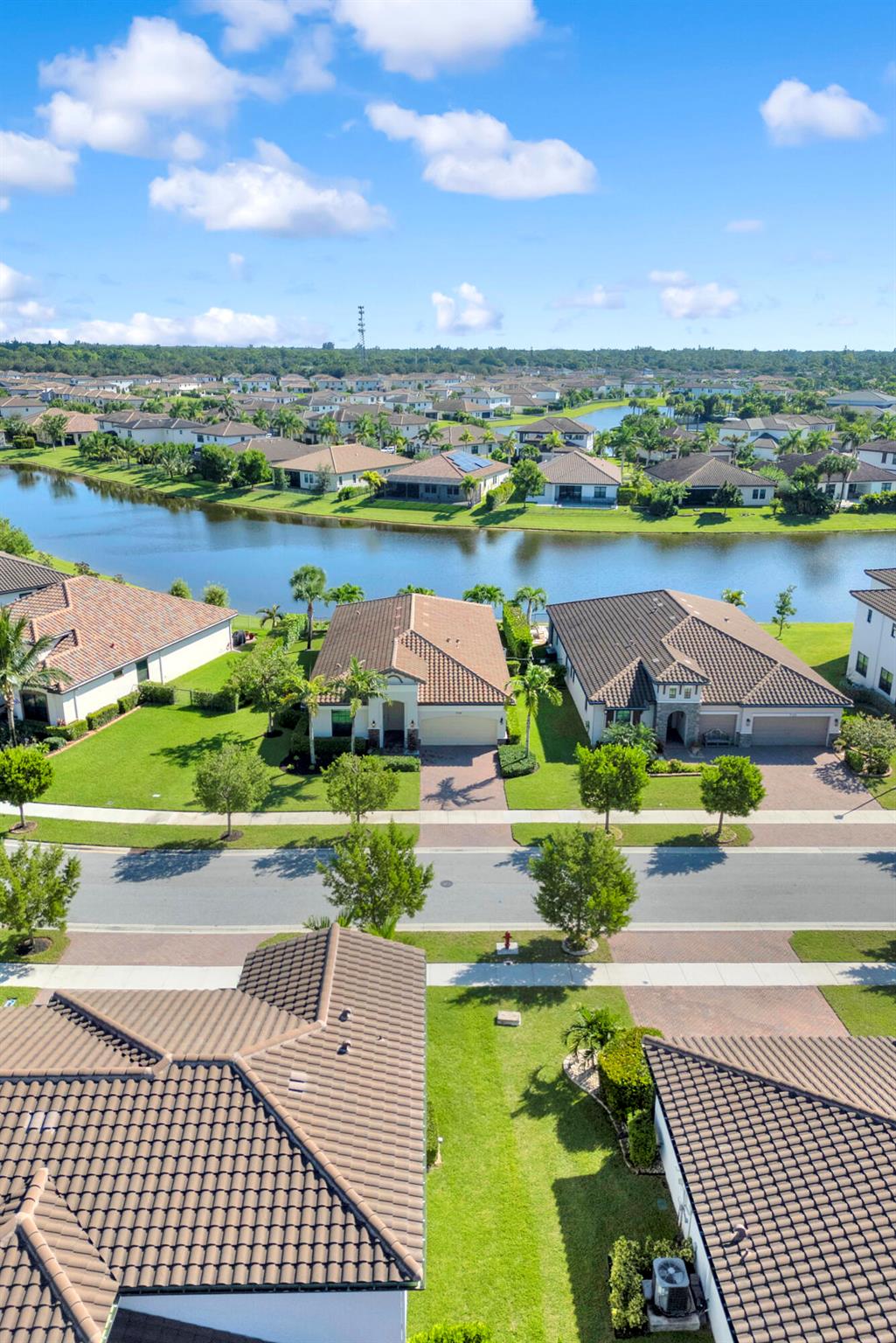 CRESTWOOD NORTH/BEellaSera - Residential