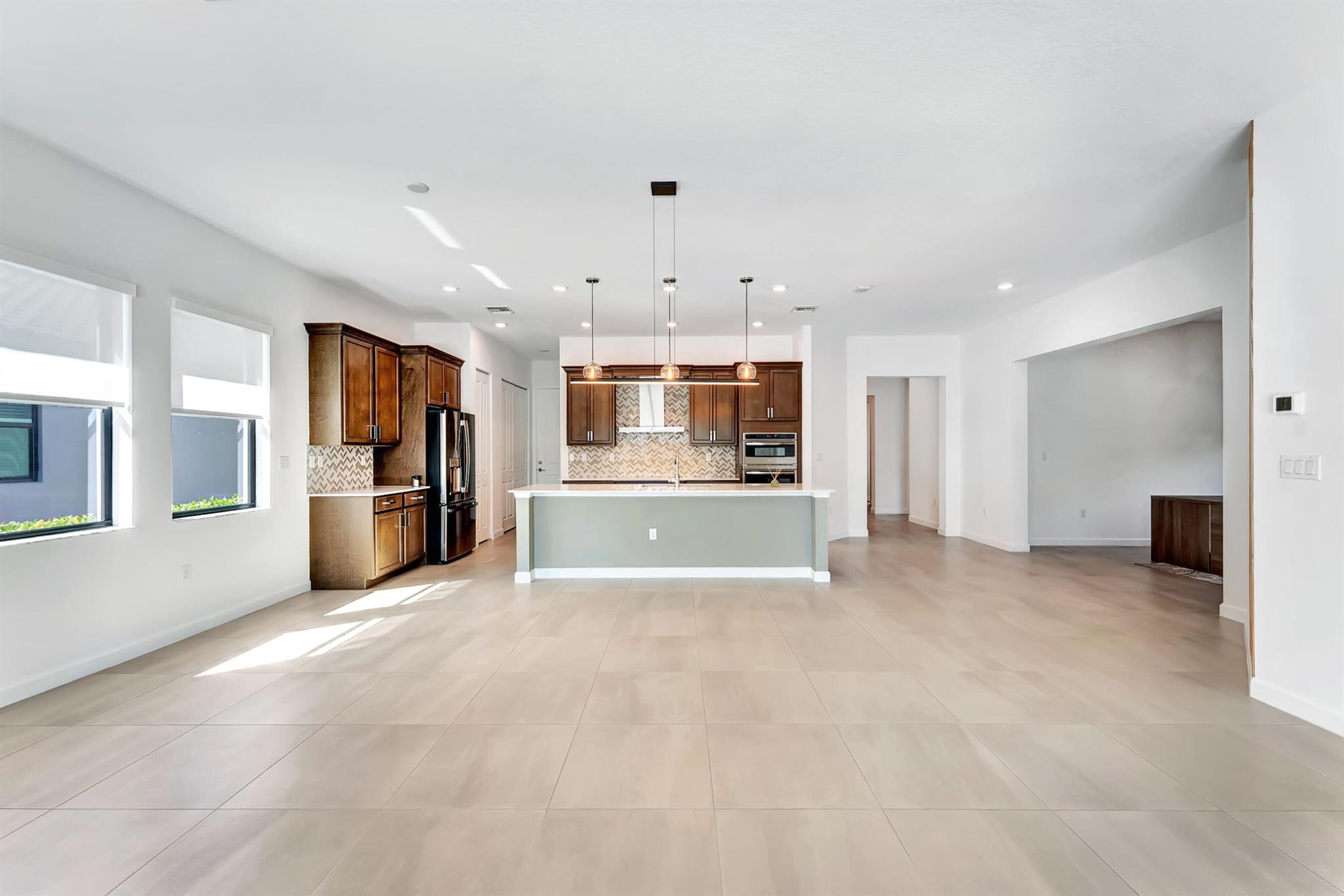 CRESTWOOD NORTH/BEellaSera - Residential