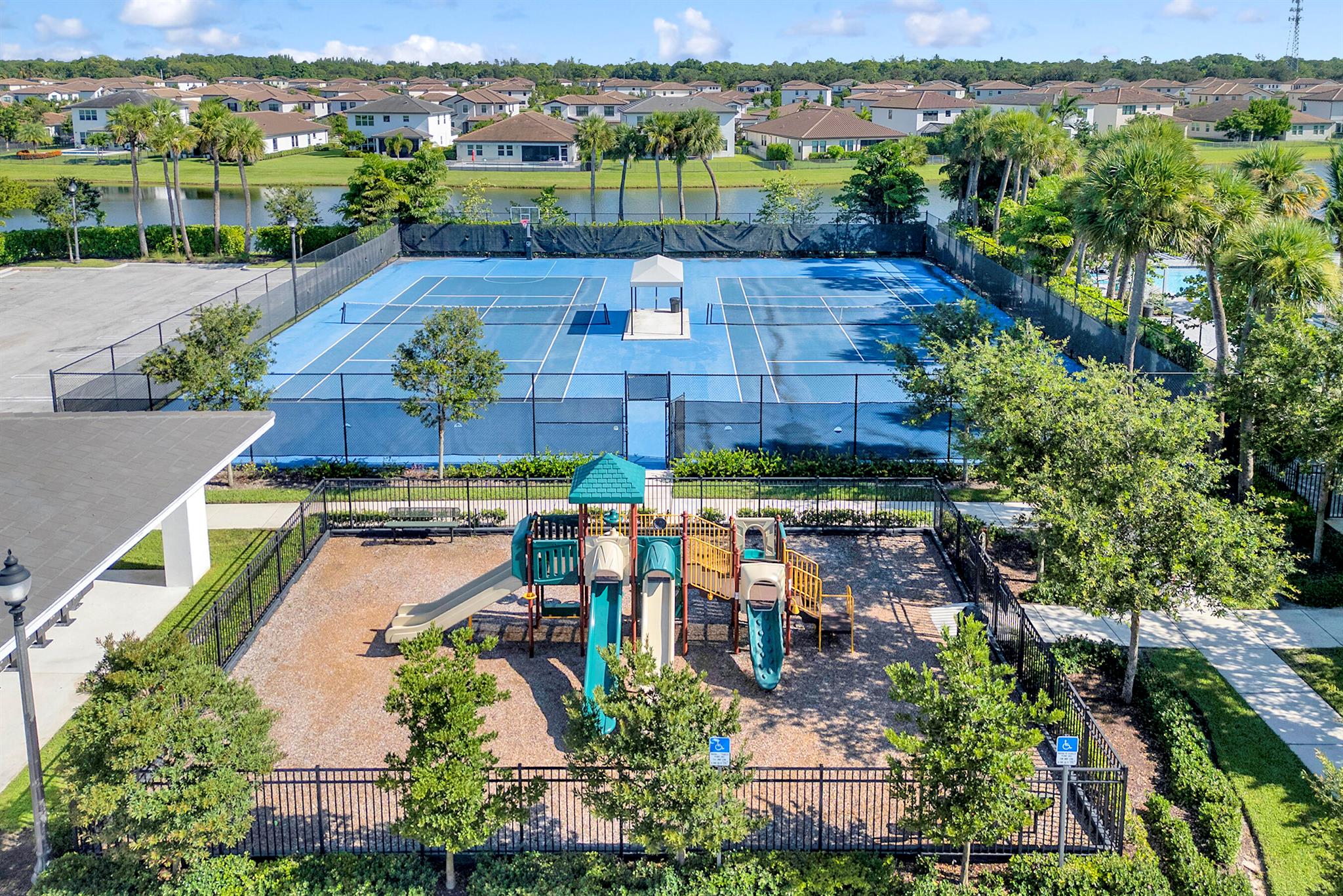 CRESTWOOD NORTH/BEellaSera - Residential