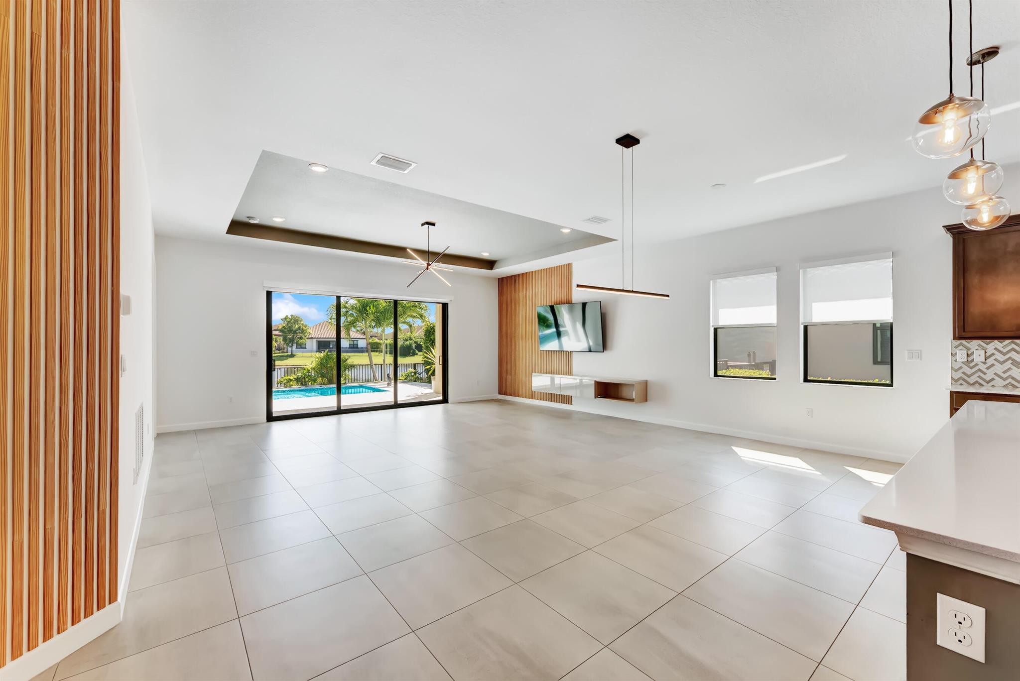 CRESTWOOD NORTH/BEellaSera - Residential